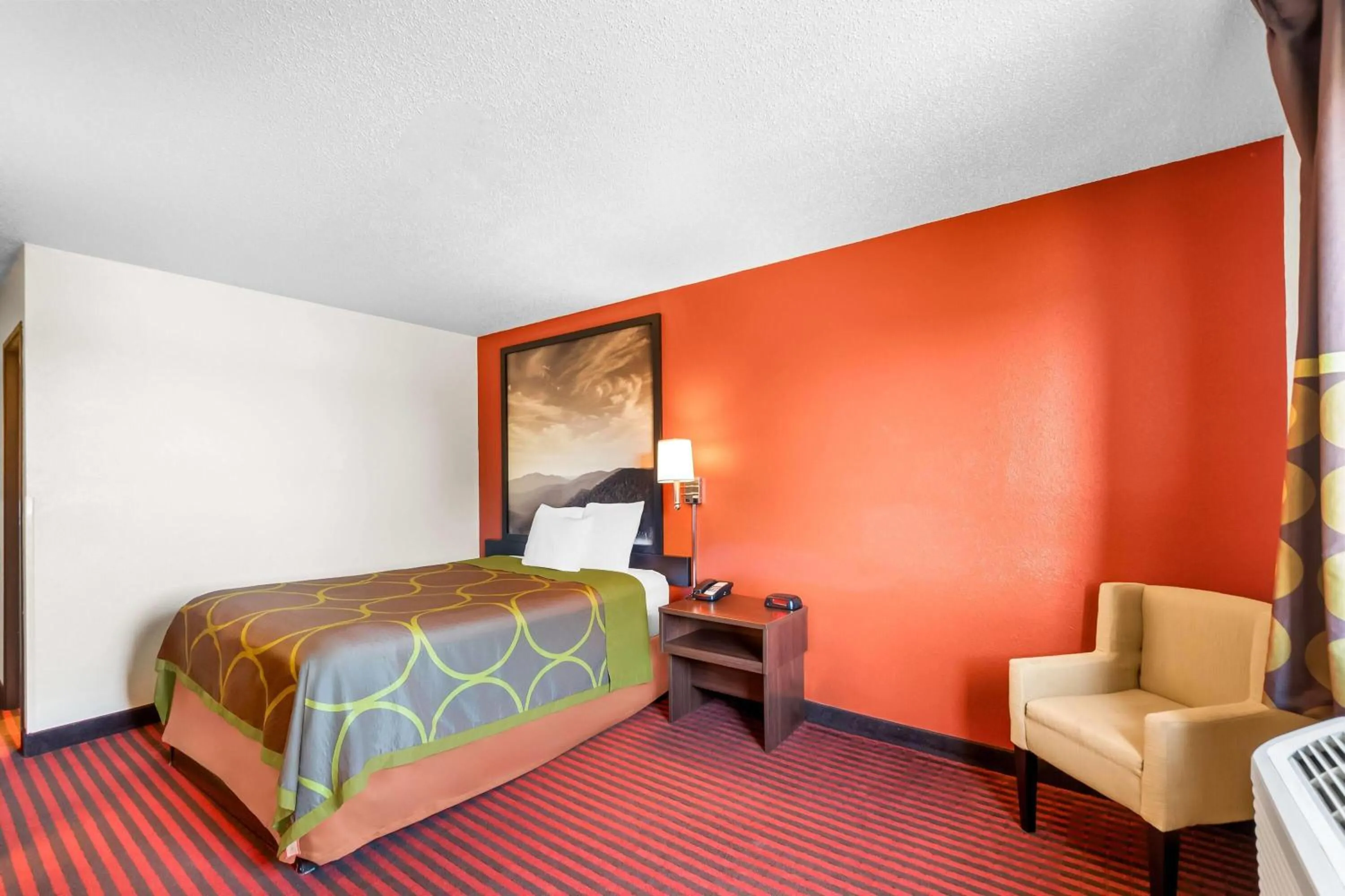 Bed in Super 8 by Wyndham Dumfries/Quantico