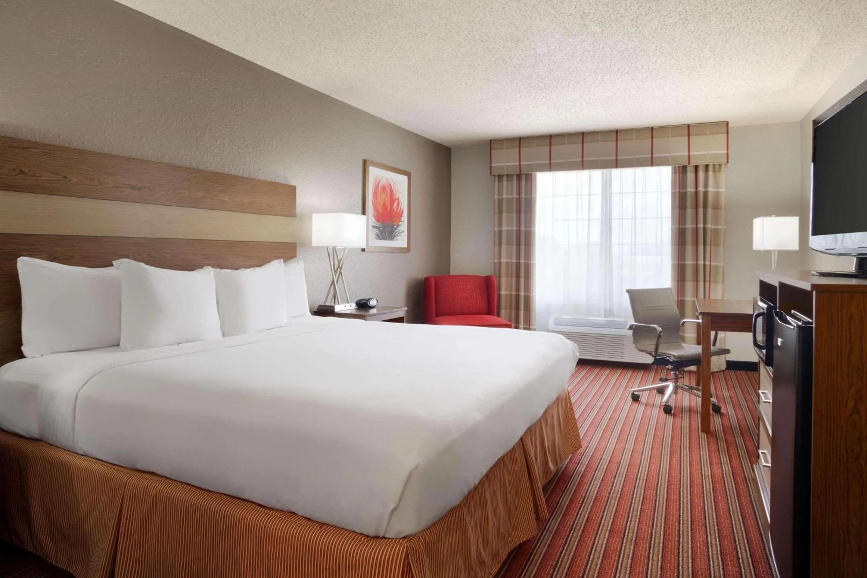 Bedroom, Bed in Country Inn & Suites by Radisson, DFW Airport South, TX