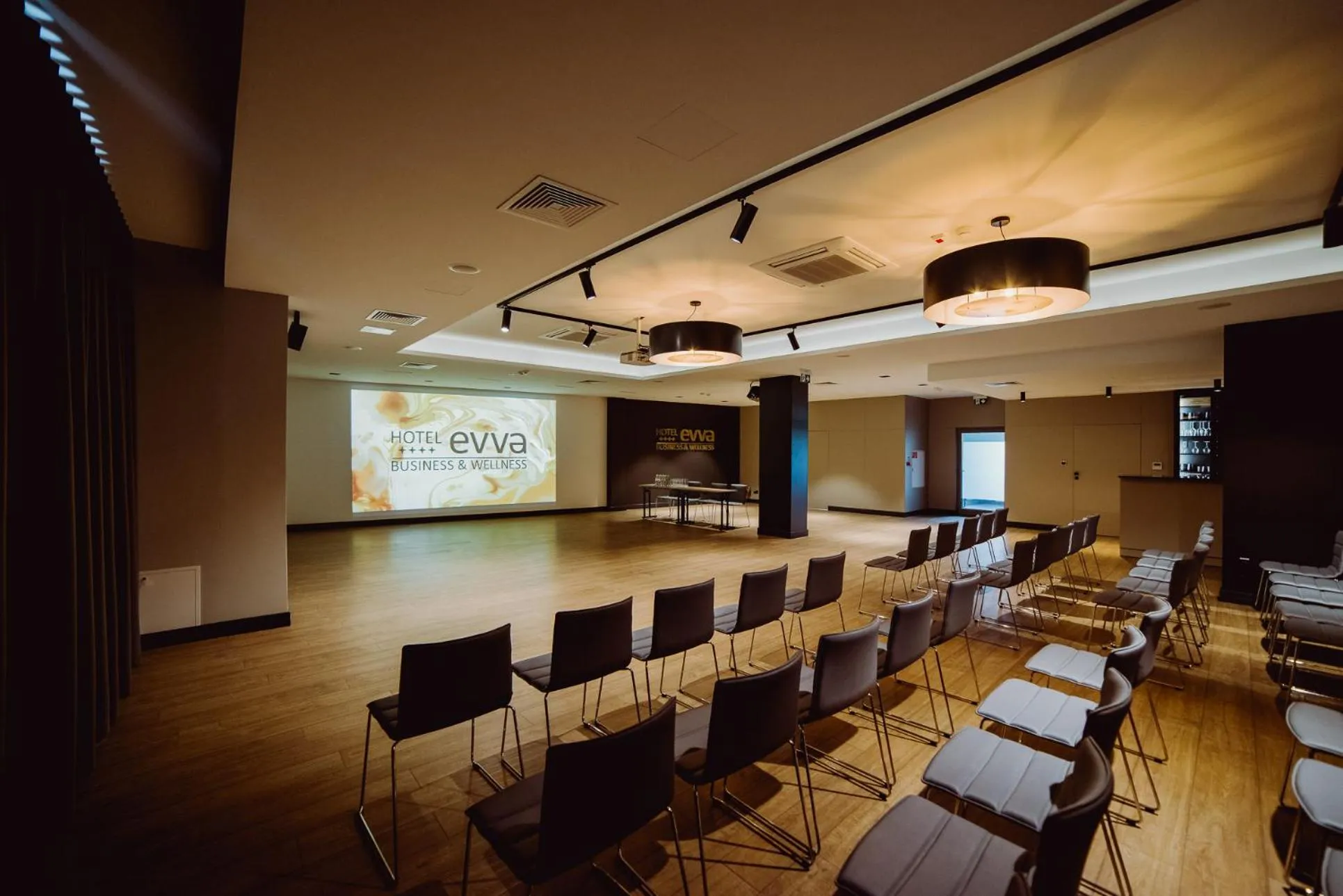 Business facilities in Hotel Evva