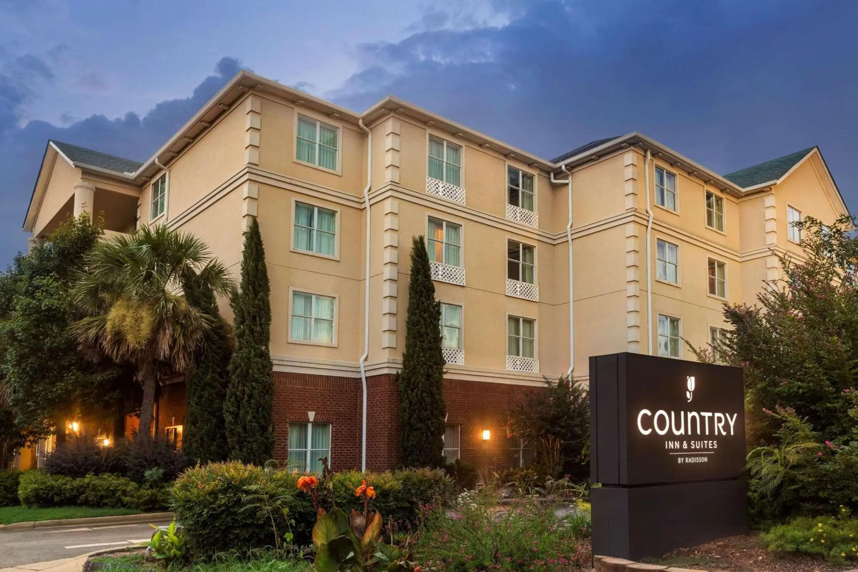 Property building in Country Inn & Suites by Radisson, Athens, GA Property building in Country Inn & Suites by Radisson, Athens, GA