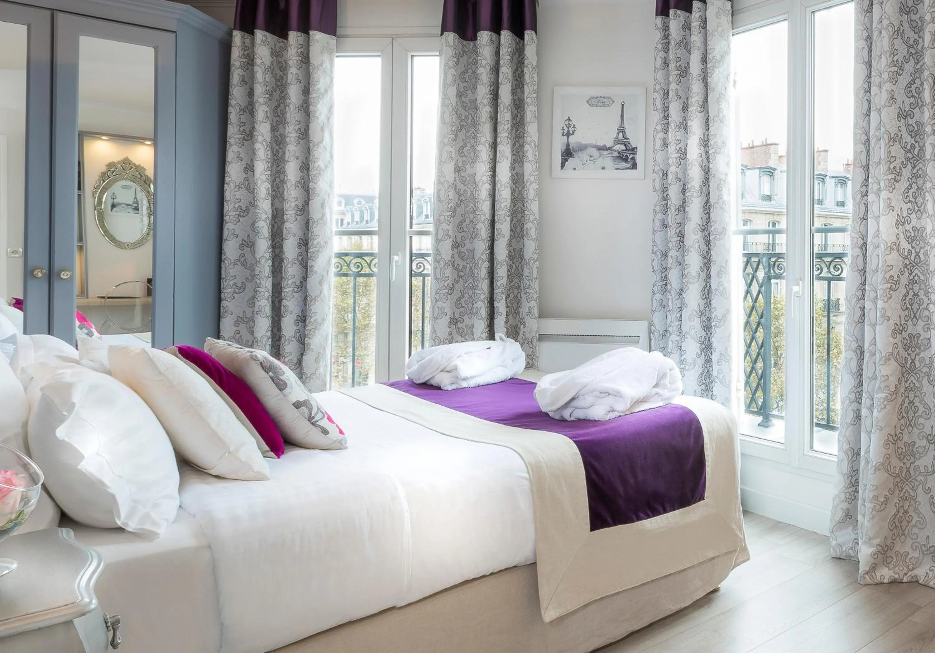 Bed in Hotel Cluny Square