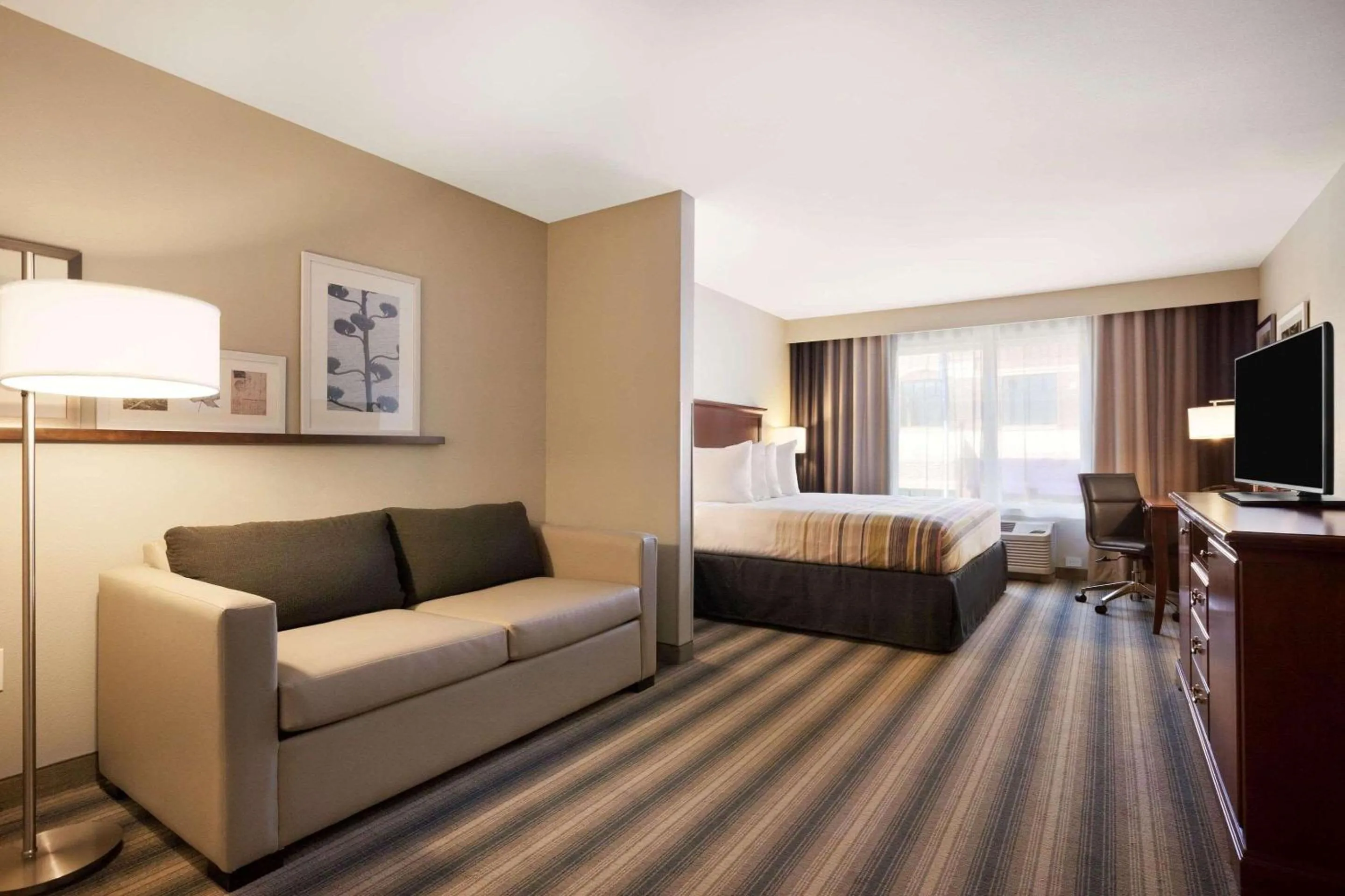 Bedroom, Bed in Country Inn & Suites by Radisson Roseville - St Paul