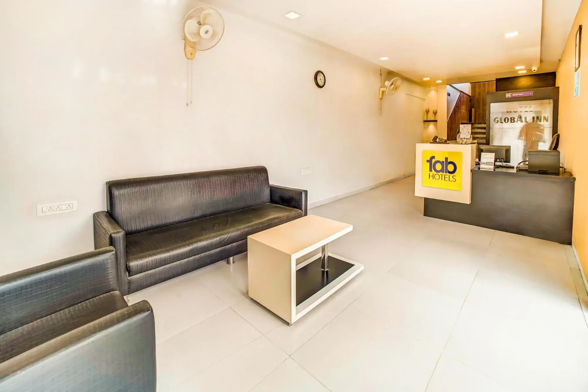 Lobby or reception in FabHotel Global Inn - Nr Sanjeevani Children's Hospital Lobby or reception in FabHotel Global Inn - Nr Sanjeevani Children's Hospital