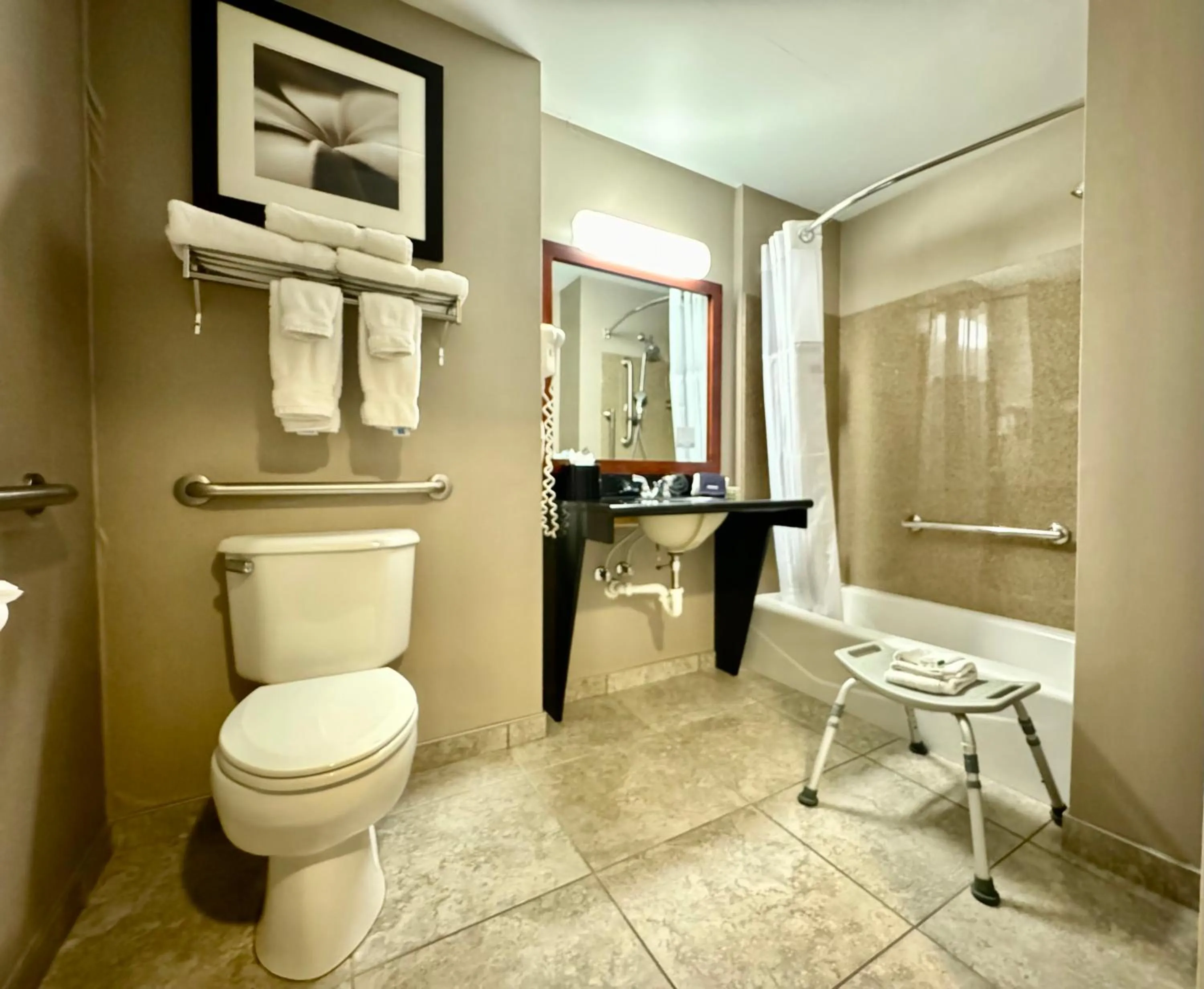 Bathroom in Wingate by Wyndham Columbia