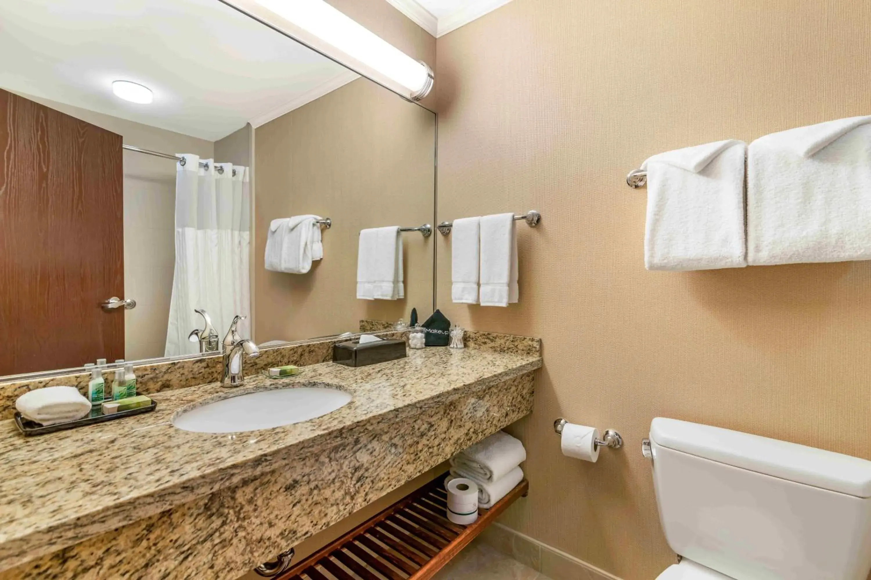 Bathroom in Gorges Grant Hotel Bathroom in Gorges Grant Hotel