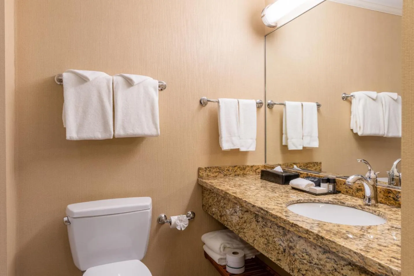Bathroom in Gorges Grant Hotel