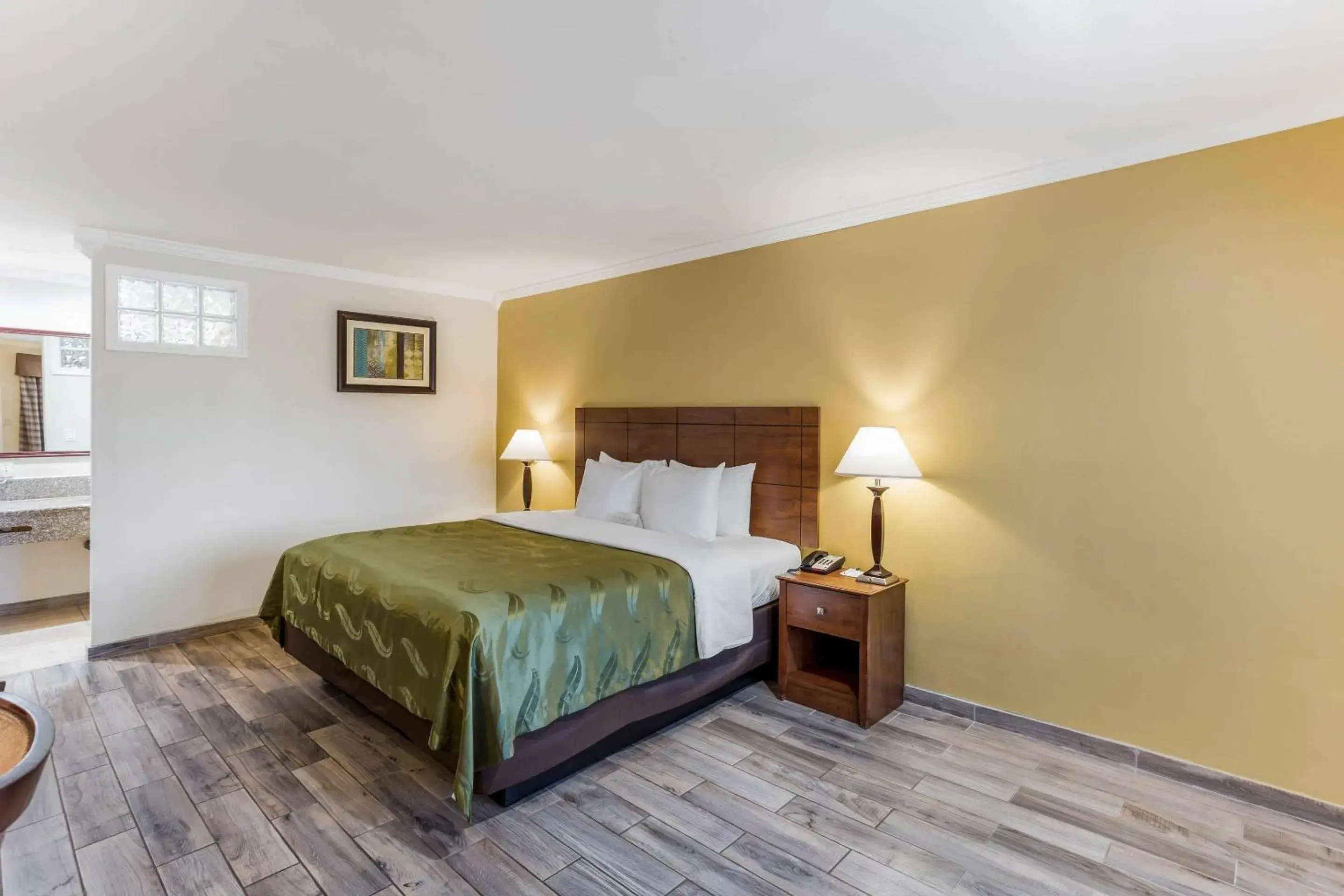 Bedroom, Bed in Quality Inn Escondido San Diego North County Bedroom, Bed in Quality Inn Escondido San Diego North County