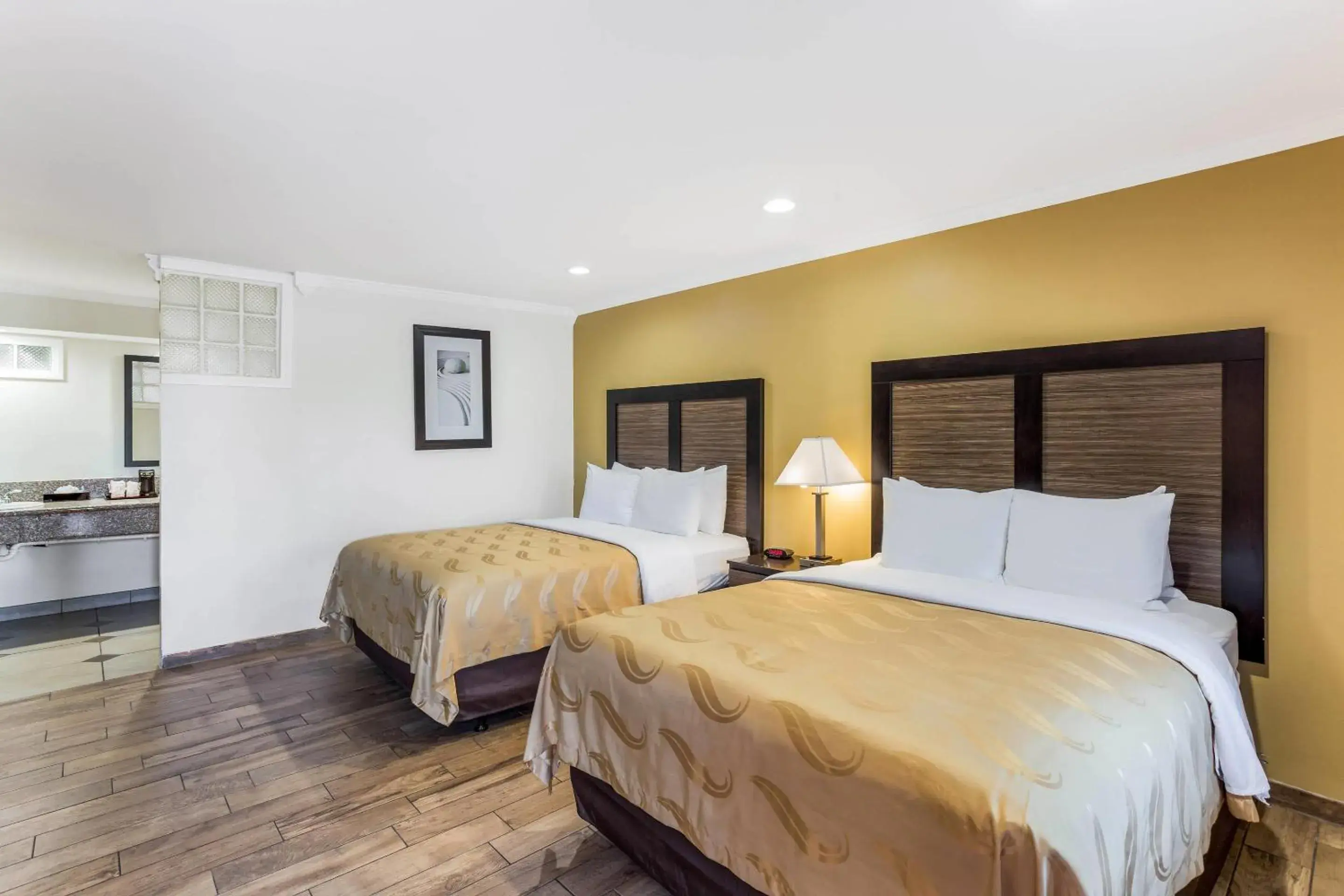 Bedroom, Bed in Quality Inn Escondido San Diego North County Bedroom, Bed in Quality Inn Escondido San Diego North County