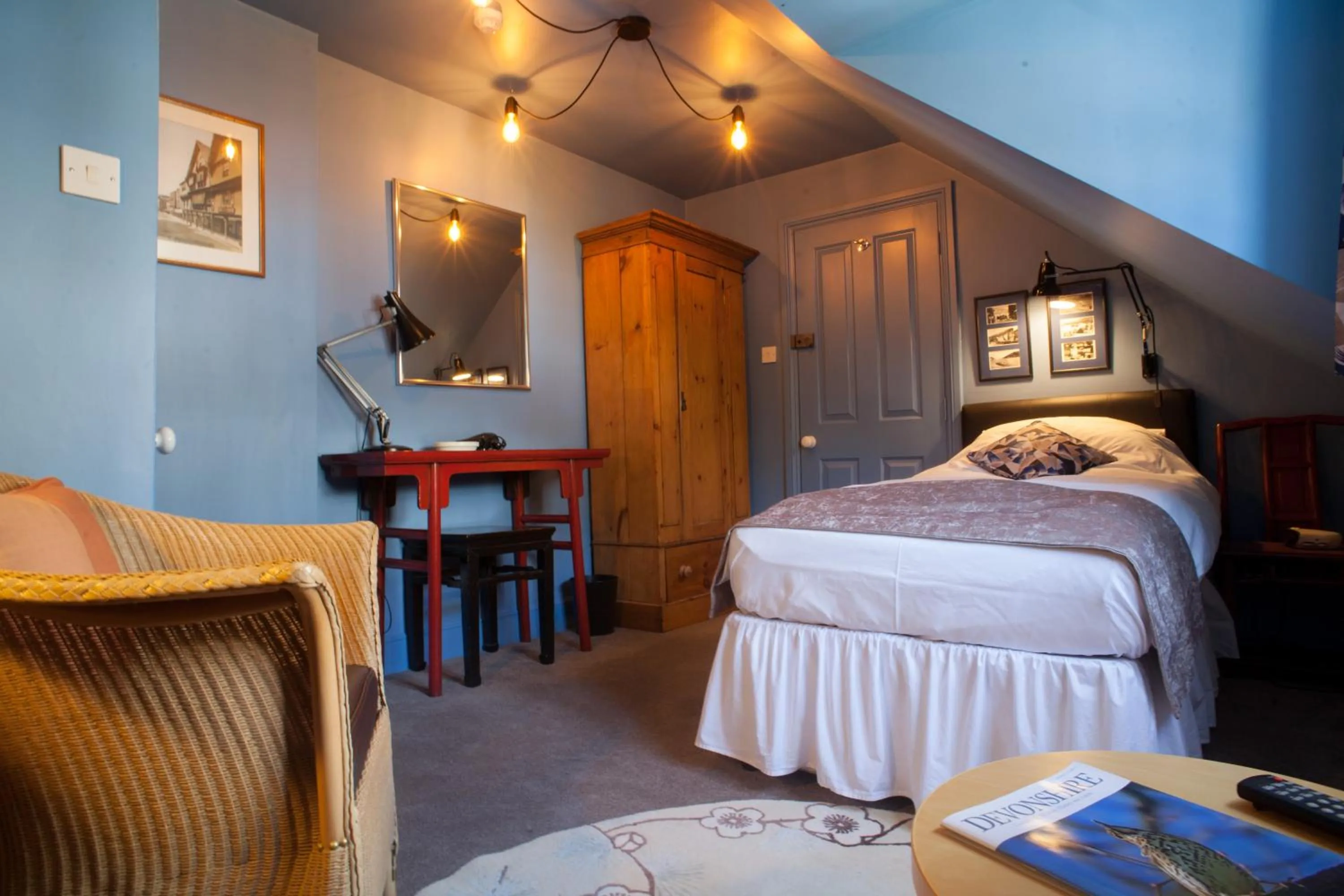 Bedroom, Bed in Hill View House
