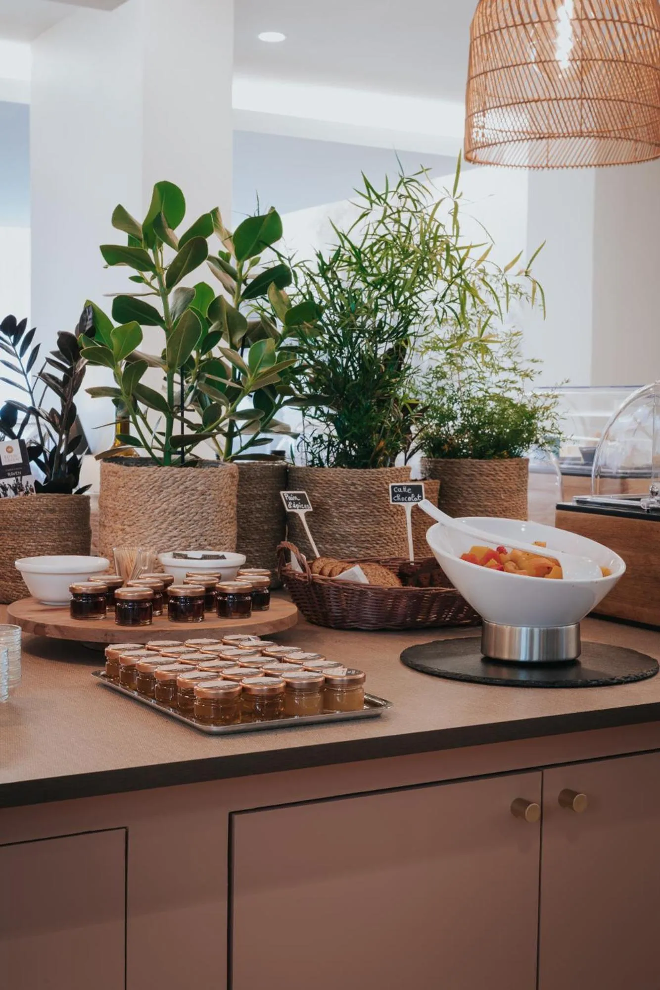 Breakfast in Hôtel Henry II Beaune Centre