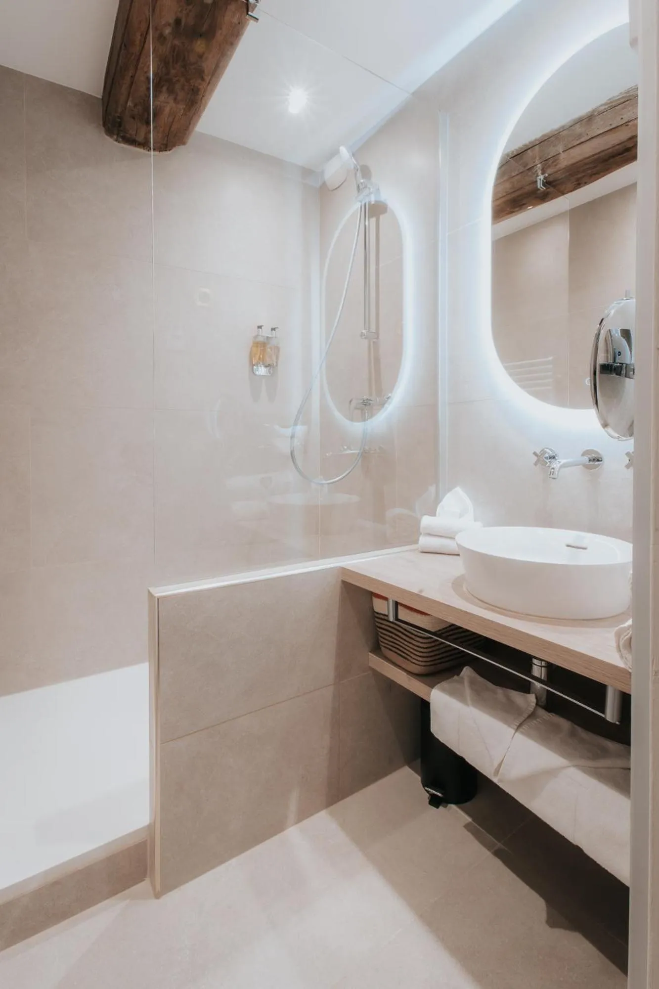 Property building in Hôtel Henry II Beaune Centre