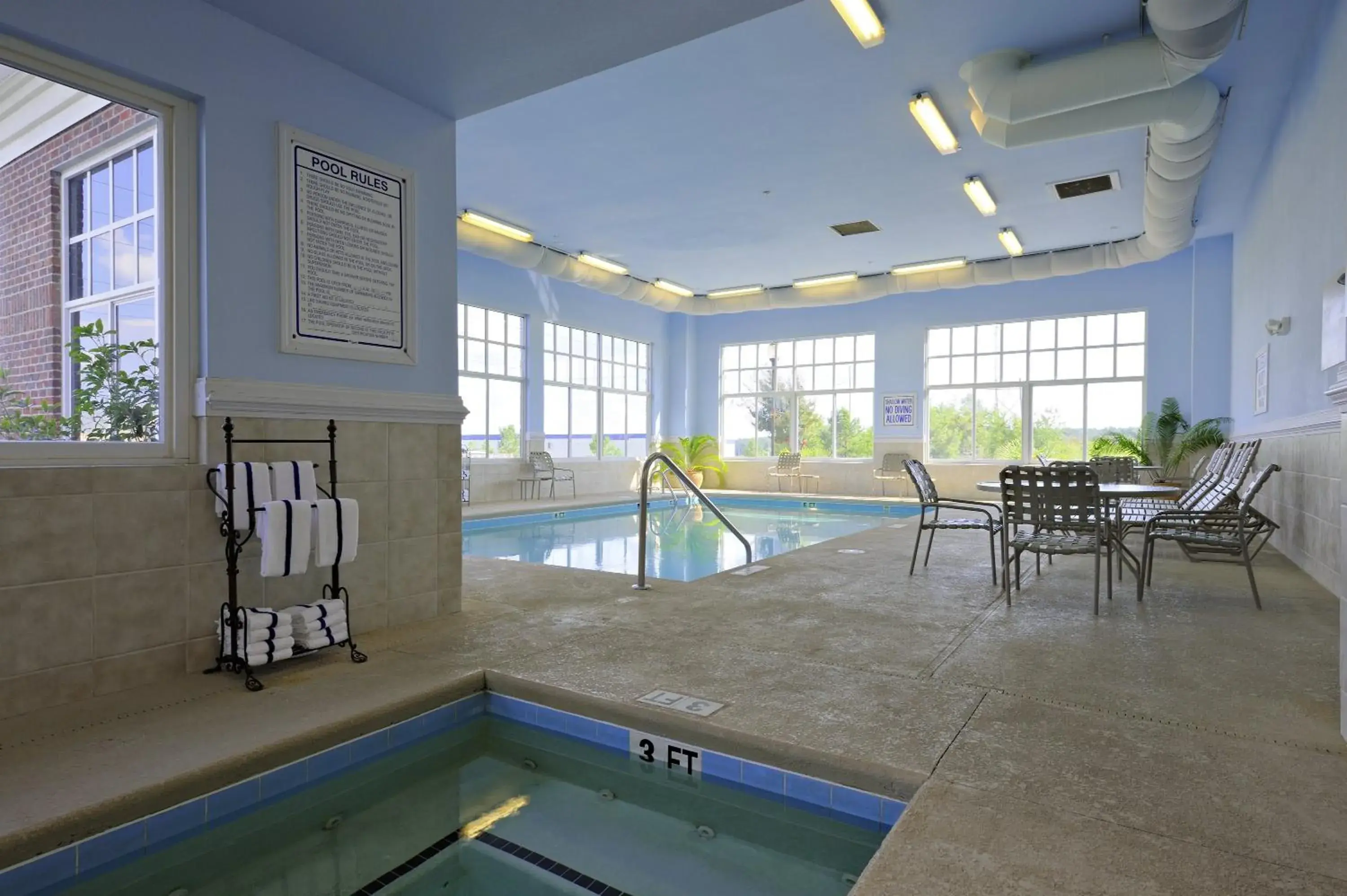 Swimming pool in Inn at Orangeburg Swimming pool in Inn at Orangeburg