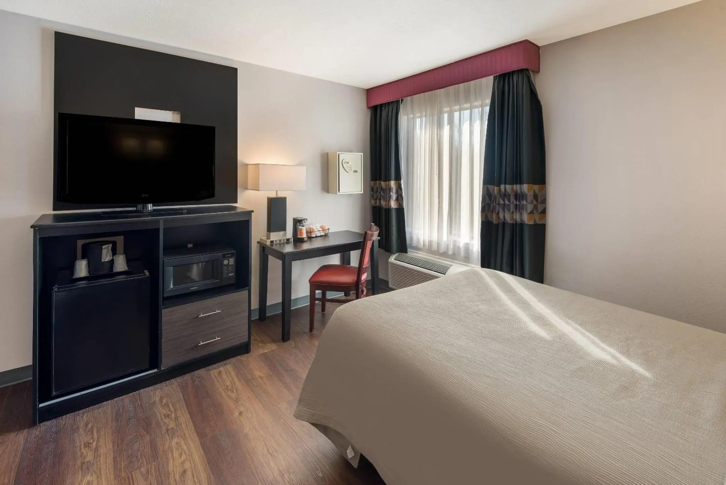 Double Room with Two Double Beds - Disability Access/Non-Smoking in Quality Inn & Suites Cincinnati I-275 Double Room with Two Double Beds - Disability Access/Non-Smoking in Quality Inn & Suites Cincinnati I-275