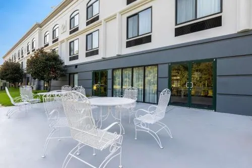 Spark By Hilton Tupelo