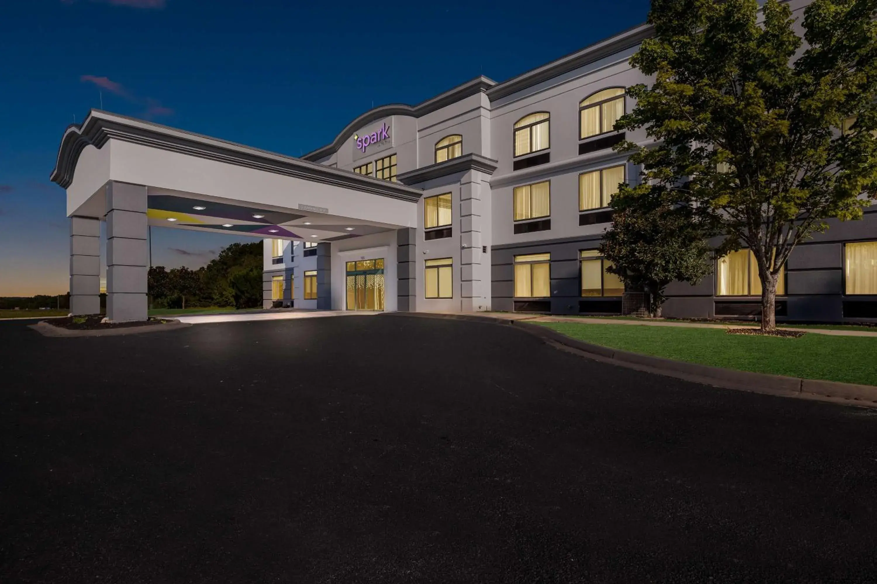 Property building in Wingate by Wyndham Tupelo Property building in Wingate by Wyndham Tupelo