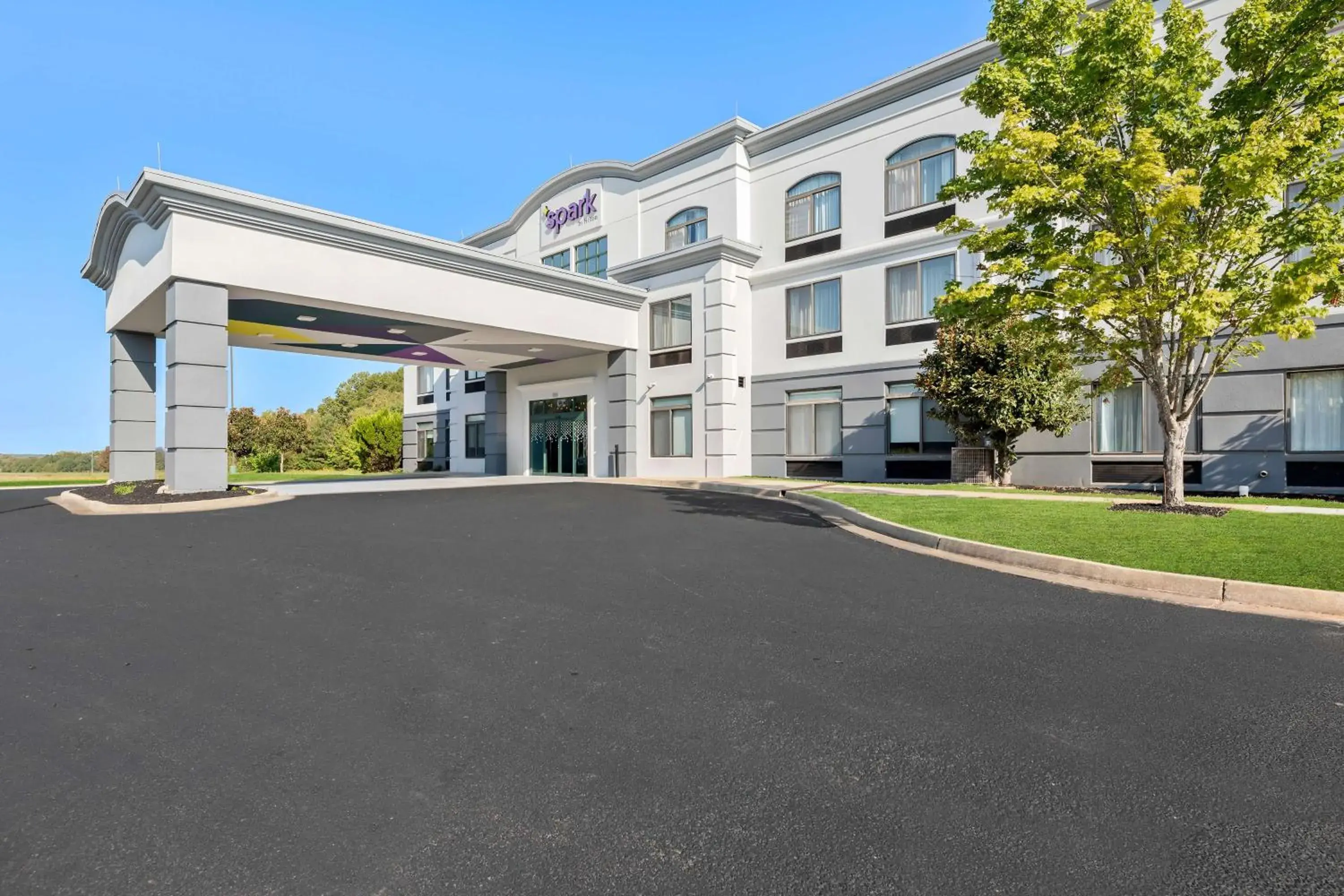 Property building in Wingate by Wyndham Tupelo Property building in Wingate by Wyndham Tupelo