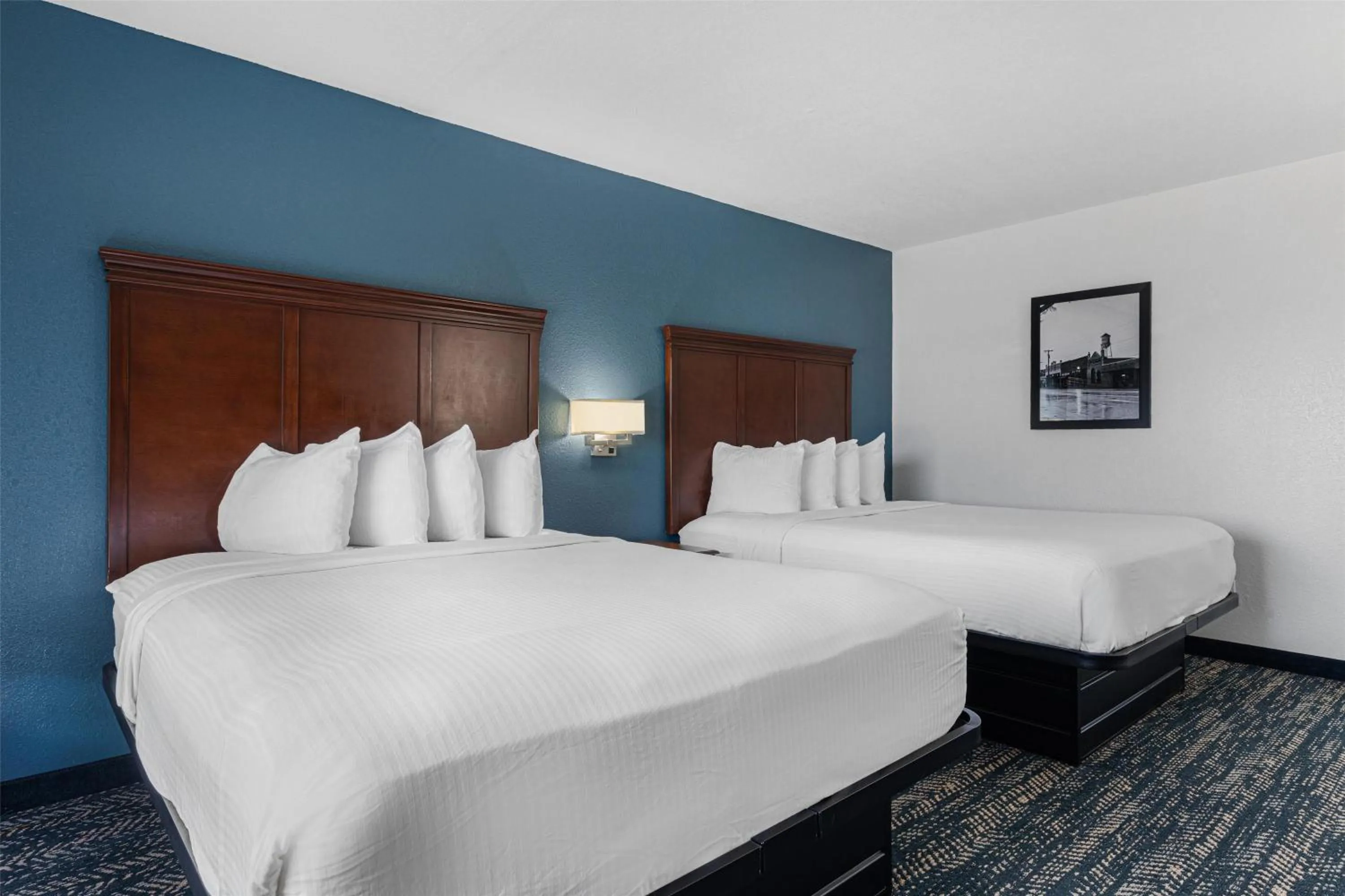 Bedroom, Bed in Best Western Canton Inn