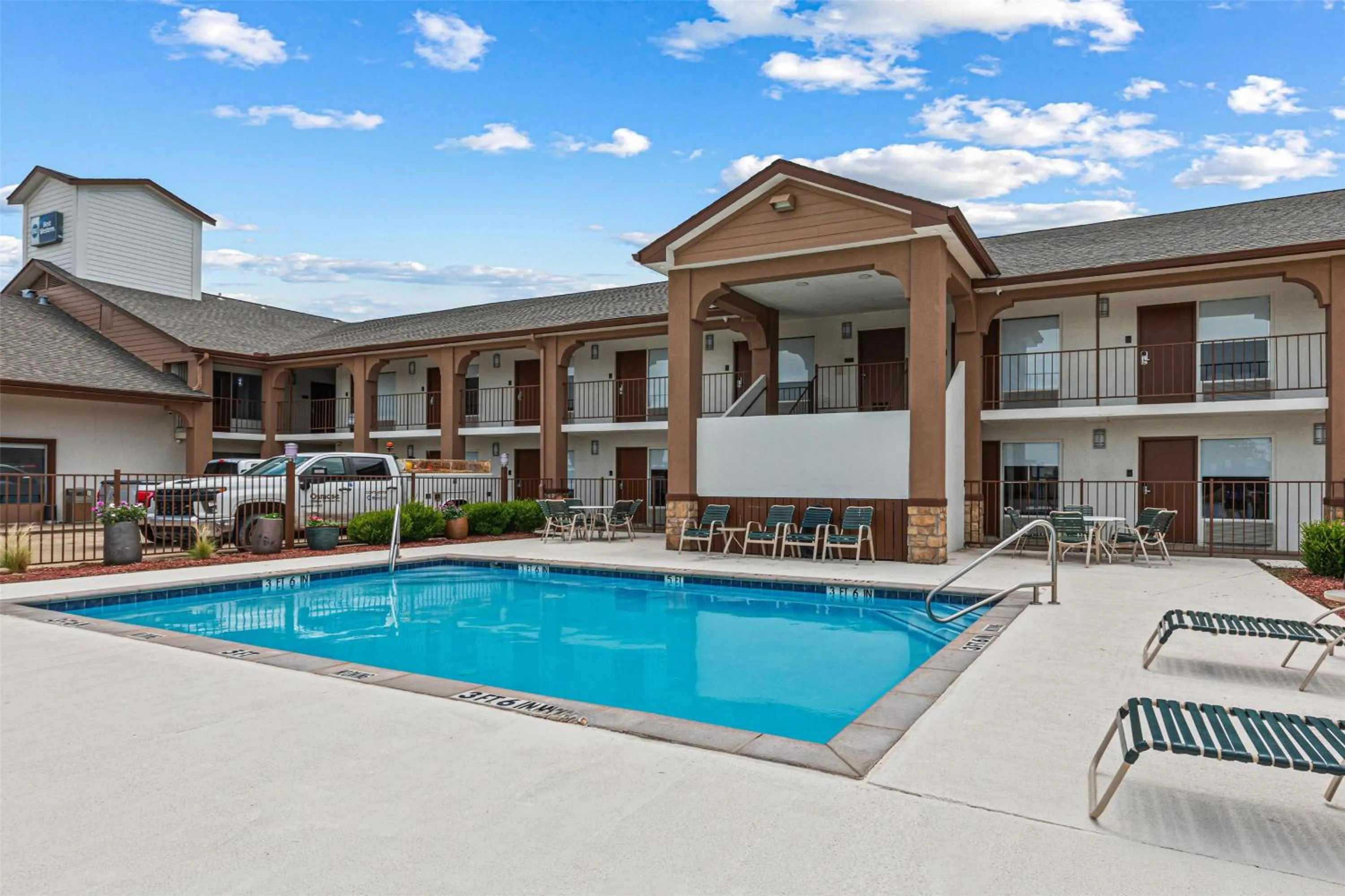 Pool view in Best Western Canton Inn