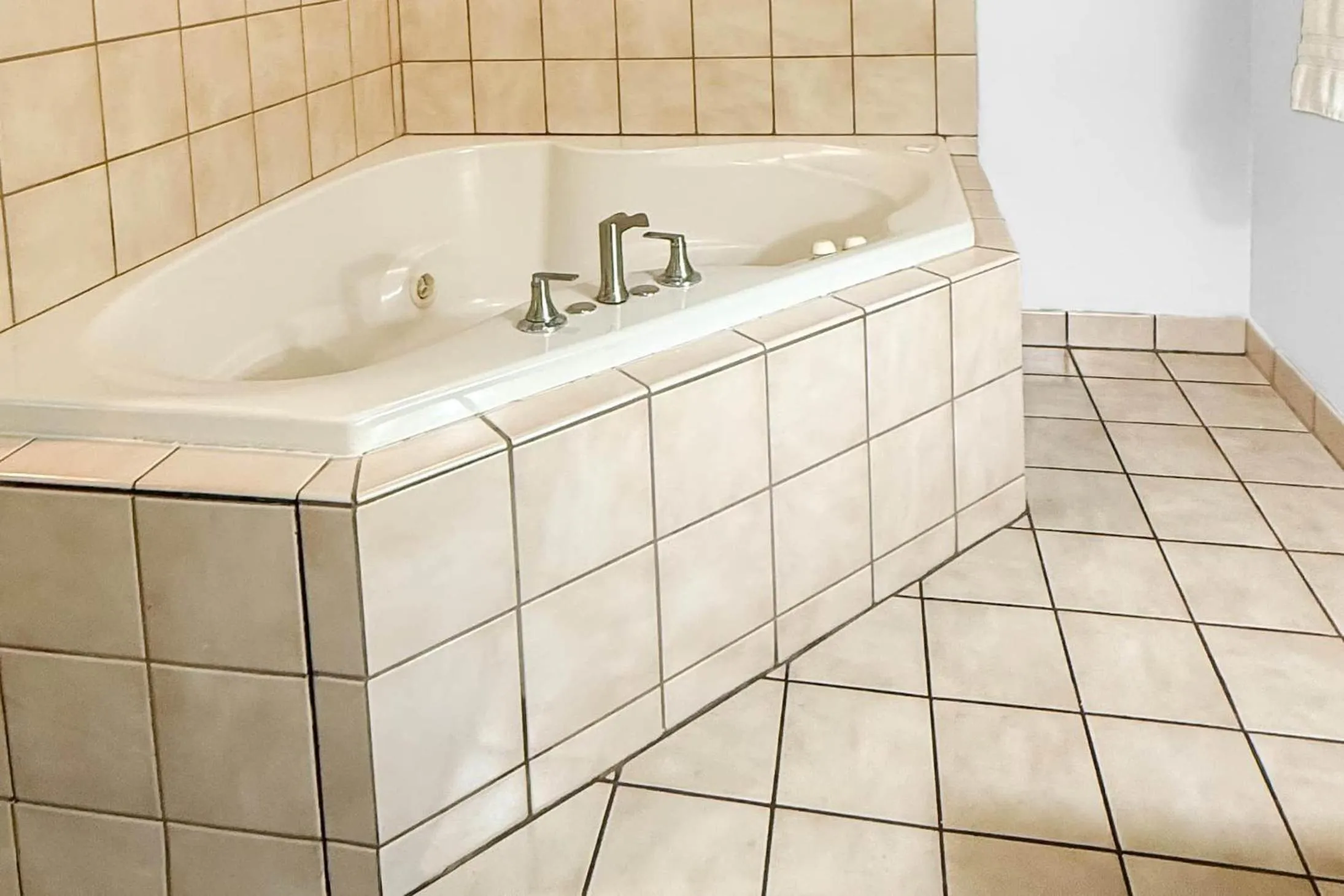 Photo of the whole room in Super 8 by Wyndham Williston ND