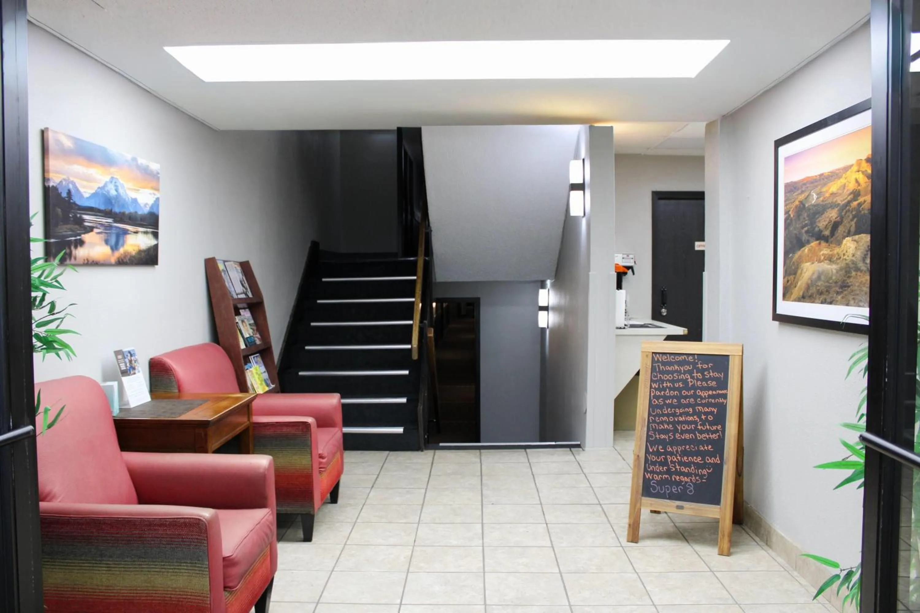 Lobby or reception in Super 8 by Wyndham Williston ND