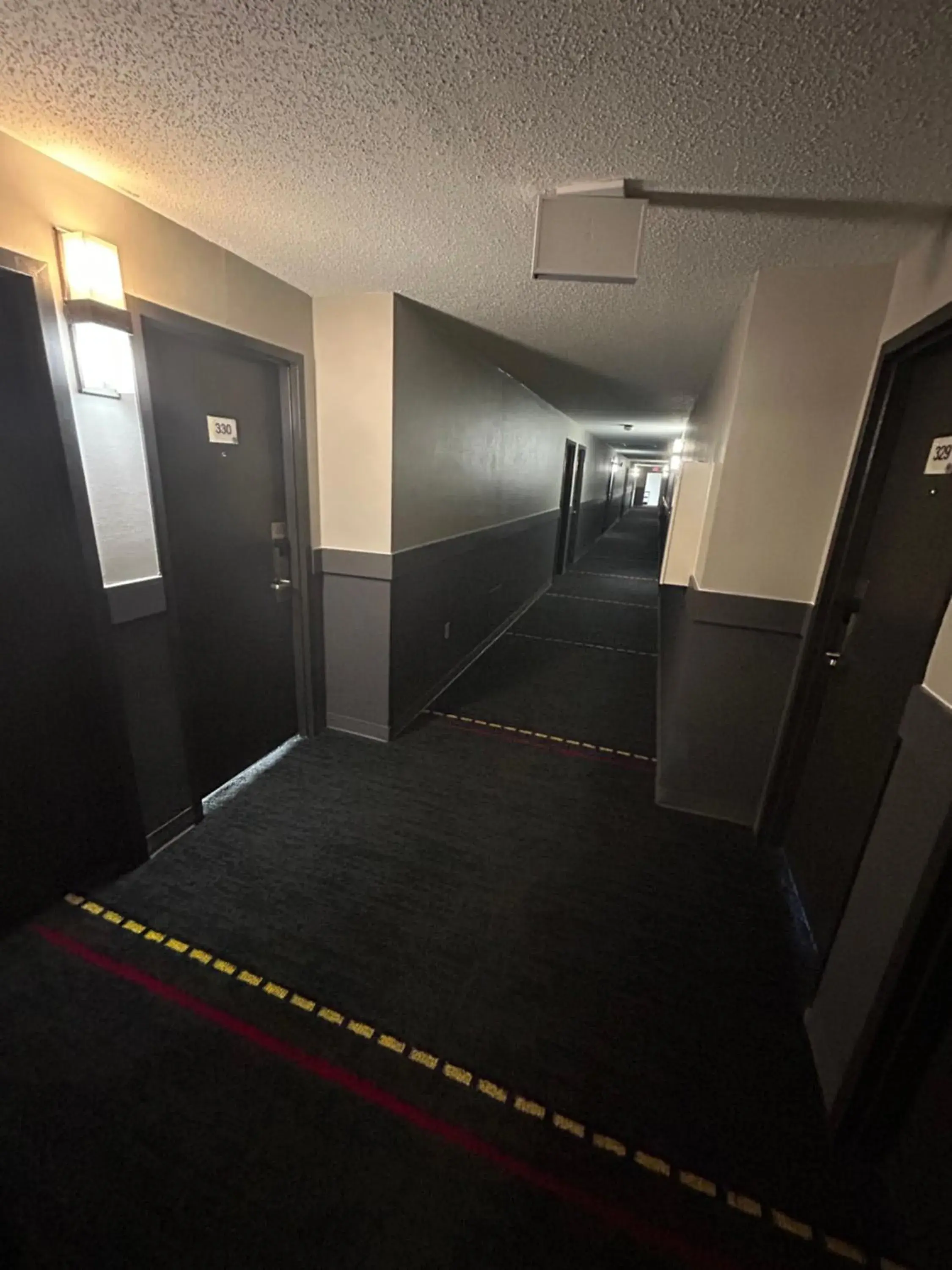 Property building in Super 8 by Wyndham Williston ND Property building in Super 8 by Wyndham Williston ND