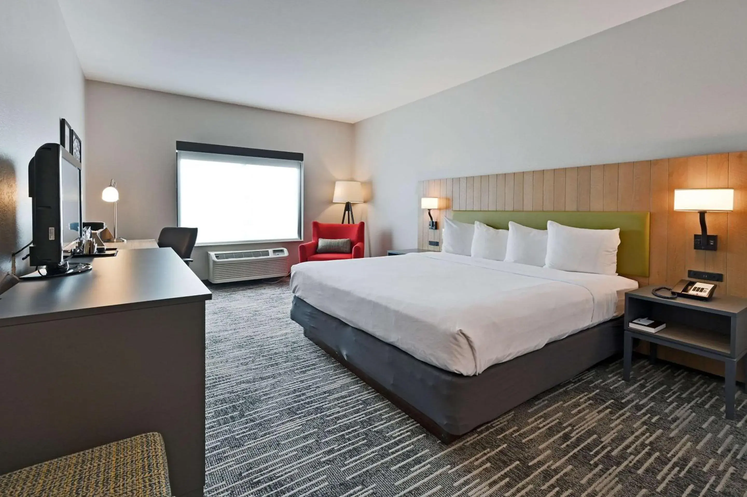 Bedroom, Bed in Country Inn & Suites by Radisson, Bloomington-Normal Airport, IL Bedroom, Bed in Country Inn & Suites by Radisson, Bloomington-Normal Airport, IL