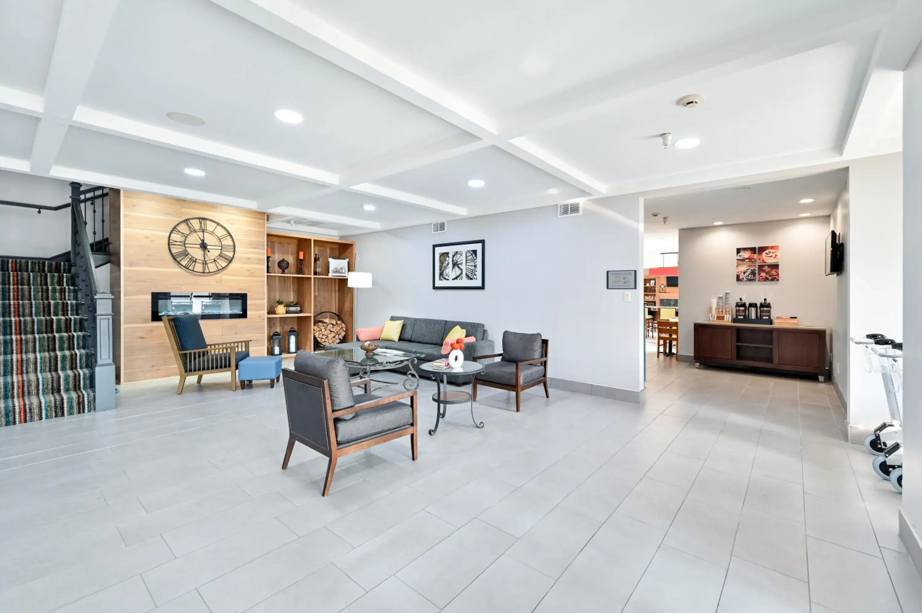 Lobby or reception in Country Inn & Suites by Radisson, Bloomington-Normal Airport, IL Lobby or reception in Country Inn & Suites by Radisson, Bloomington-Normal Airport, IL