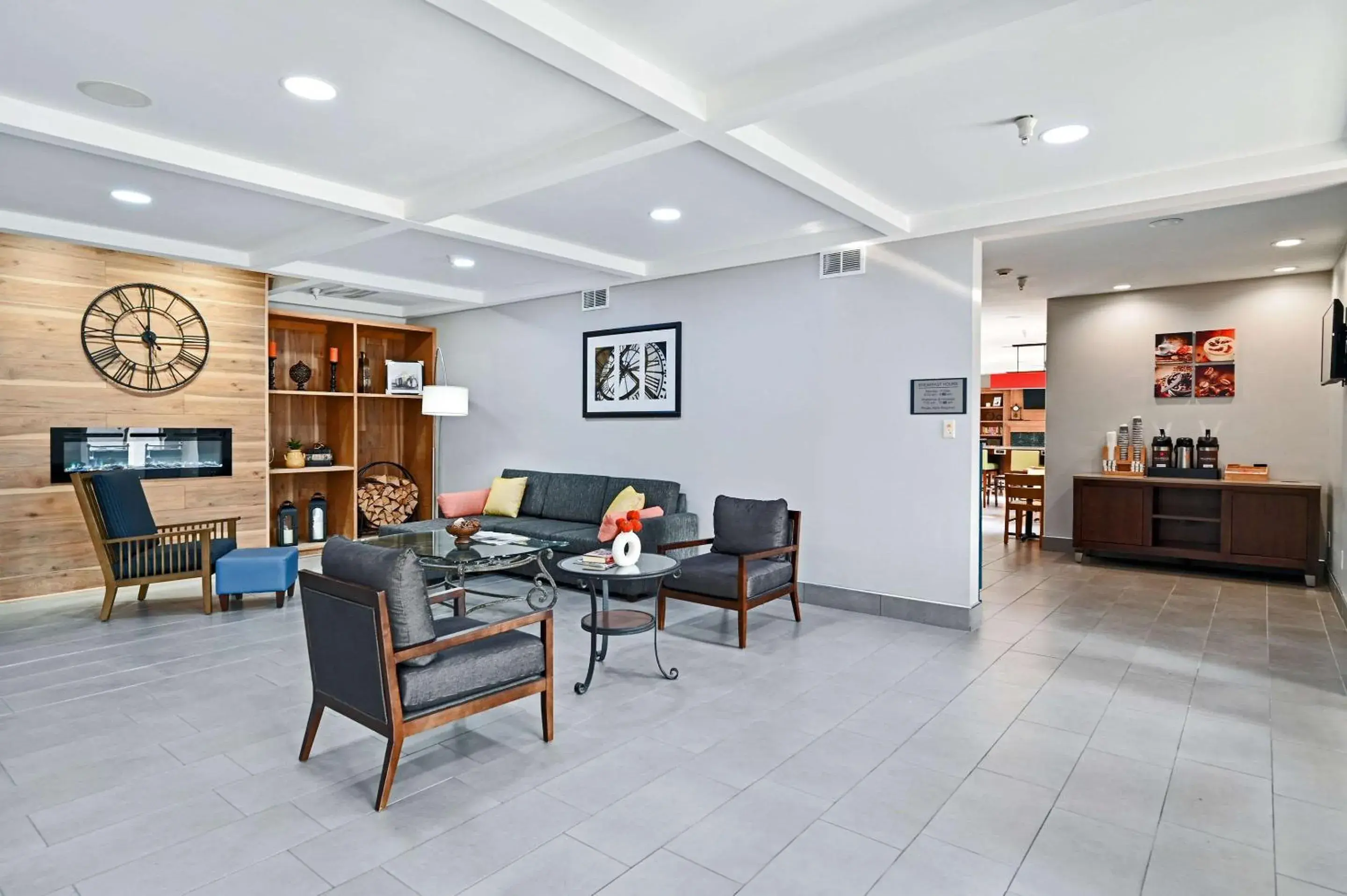 Lobby or reception in Country Inn & Suites by Radisson, Bloomington-Normal Airport, IL Lobby or reception in Country Inn & Suites by Radisson, Bloomington-Normal Airport, IL