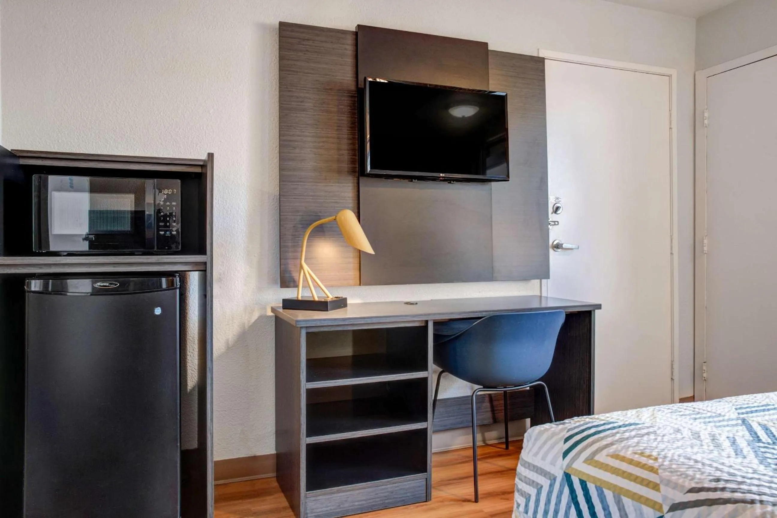 Bedroom, Bed in Motel 6-Carson City, NV