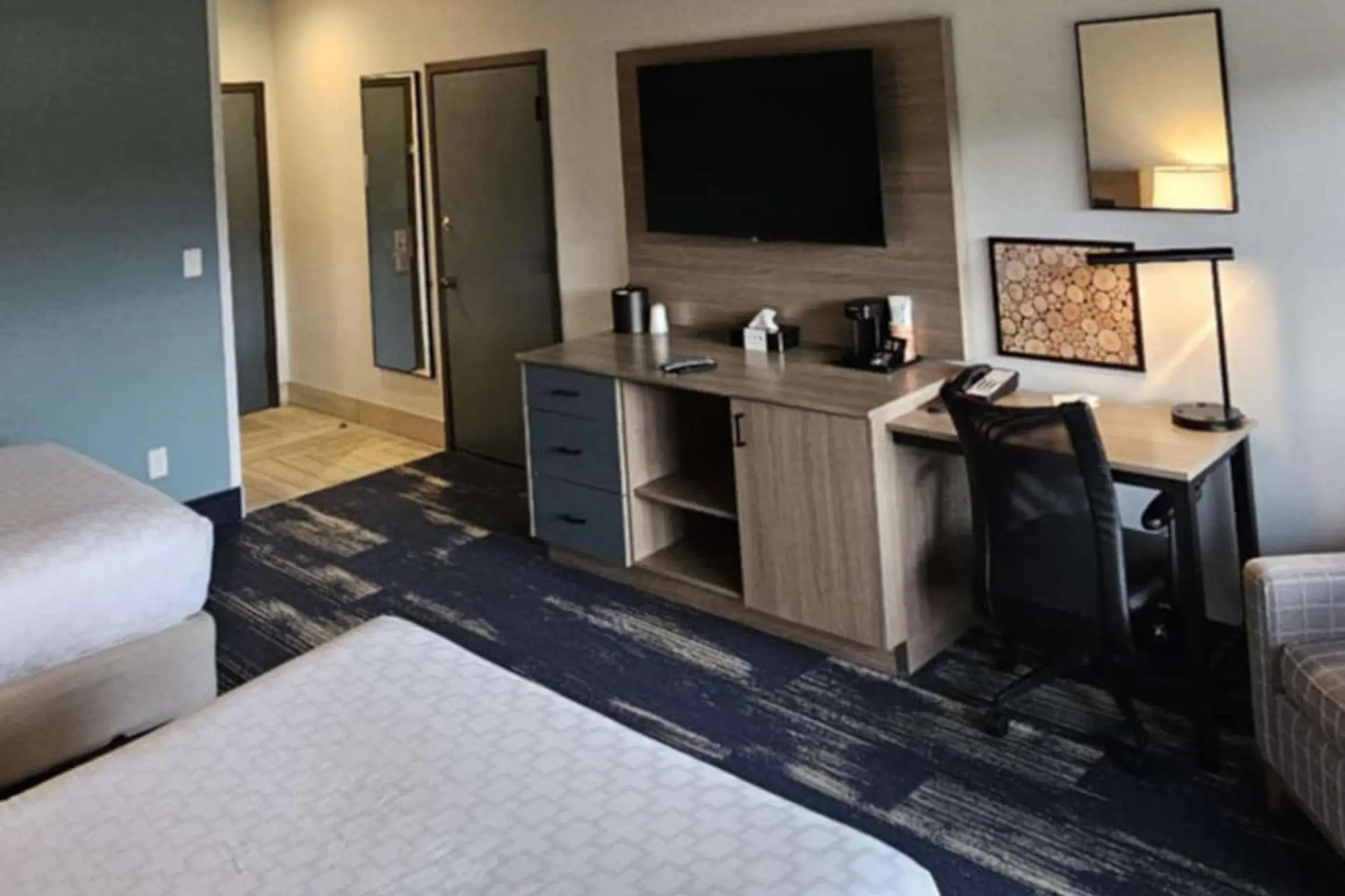 Bedroom, Bed in Edgewater Inn and Suites, an Ascend Collection Hotel Bedroom, Bed in Edgewater Inn and Suites, an Ascend Collection Hotel