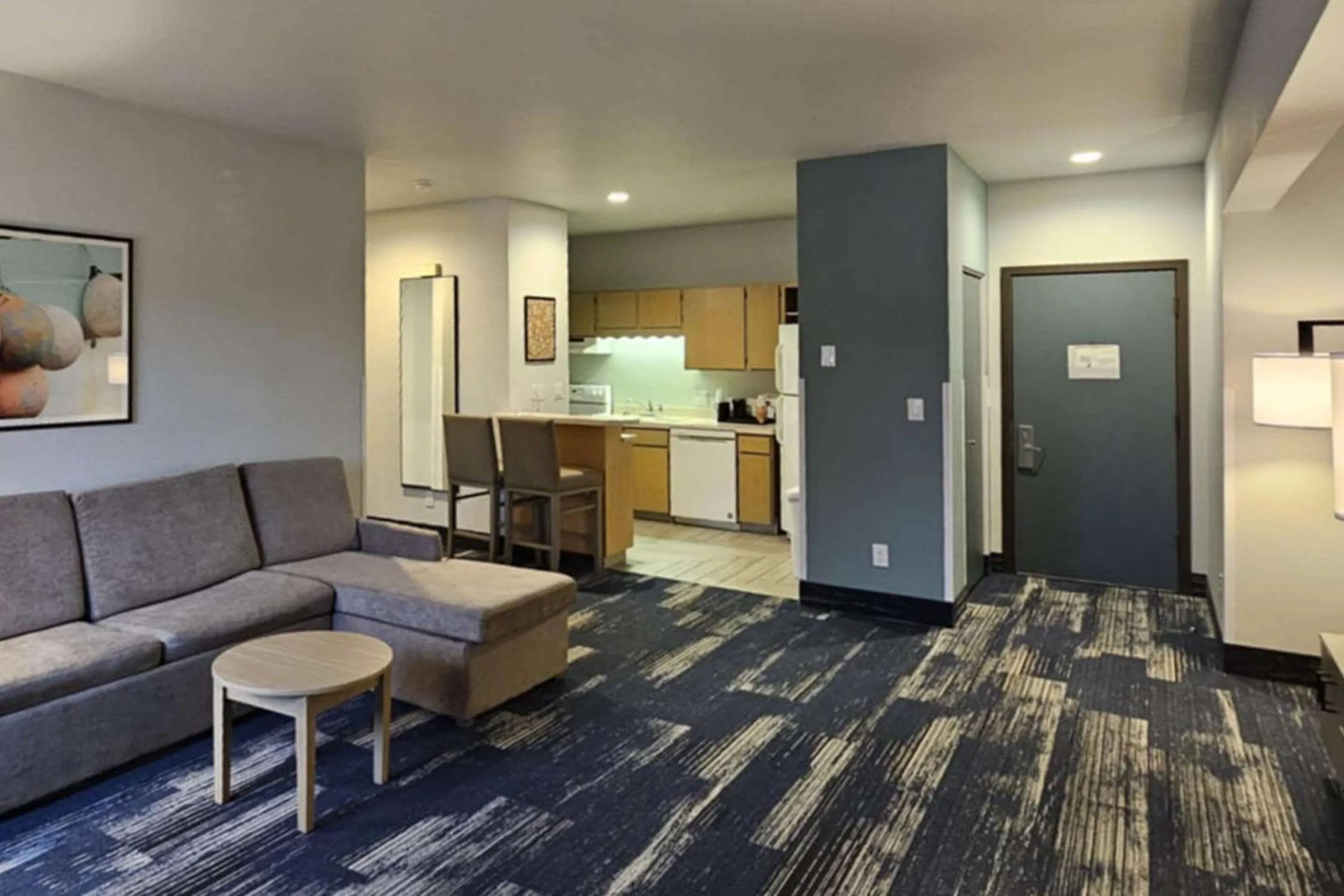 Bedroom in Edgewater Inn and Suites, an Ascend Collection Hotel