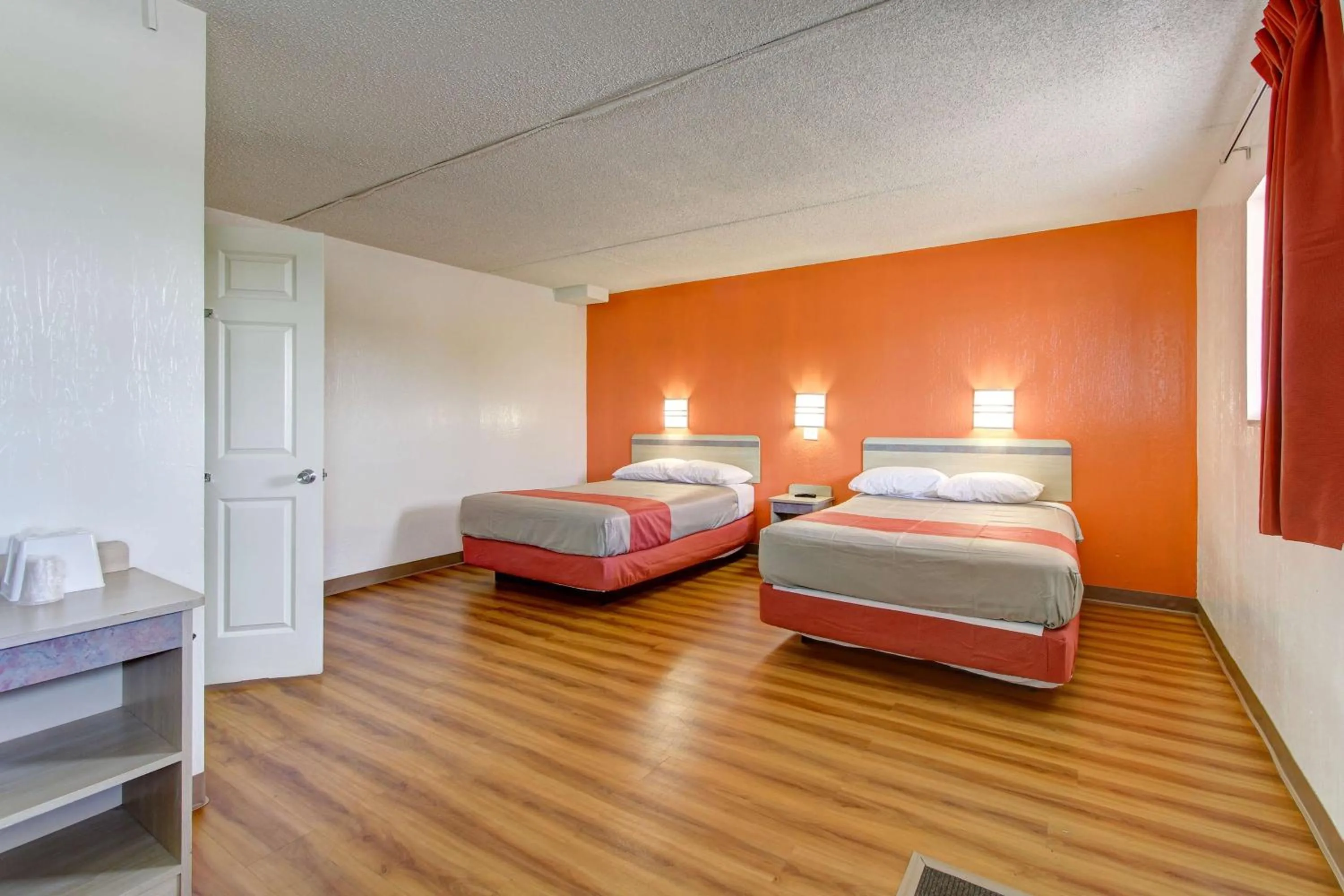 Photo of the whole room, Bed in Motel 6-North Ridgeville, OH - Cleveland Intl Airport - N Ridgeville