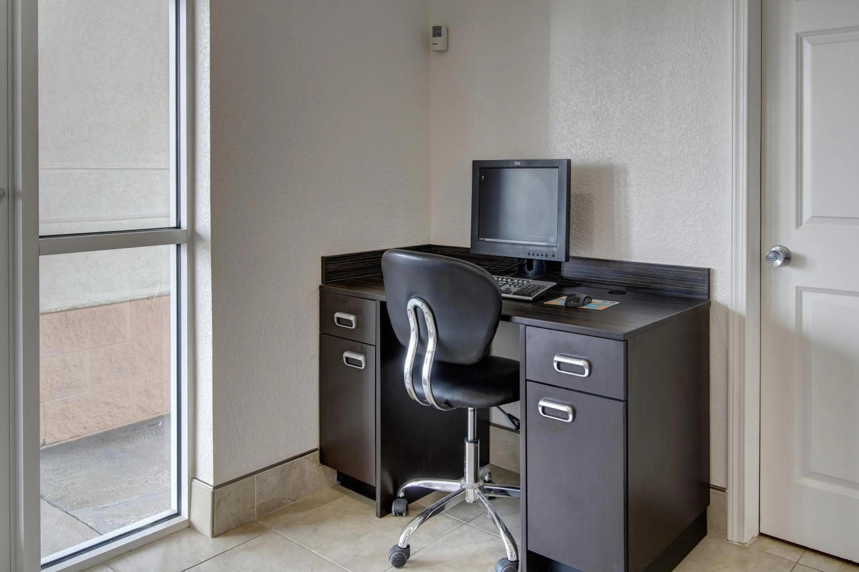 Business facilities in Motel 6-North Ridgeville, OH - Cleveland Intl Airport - N Ridgeville
