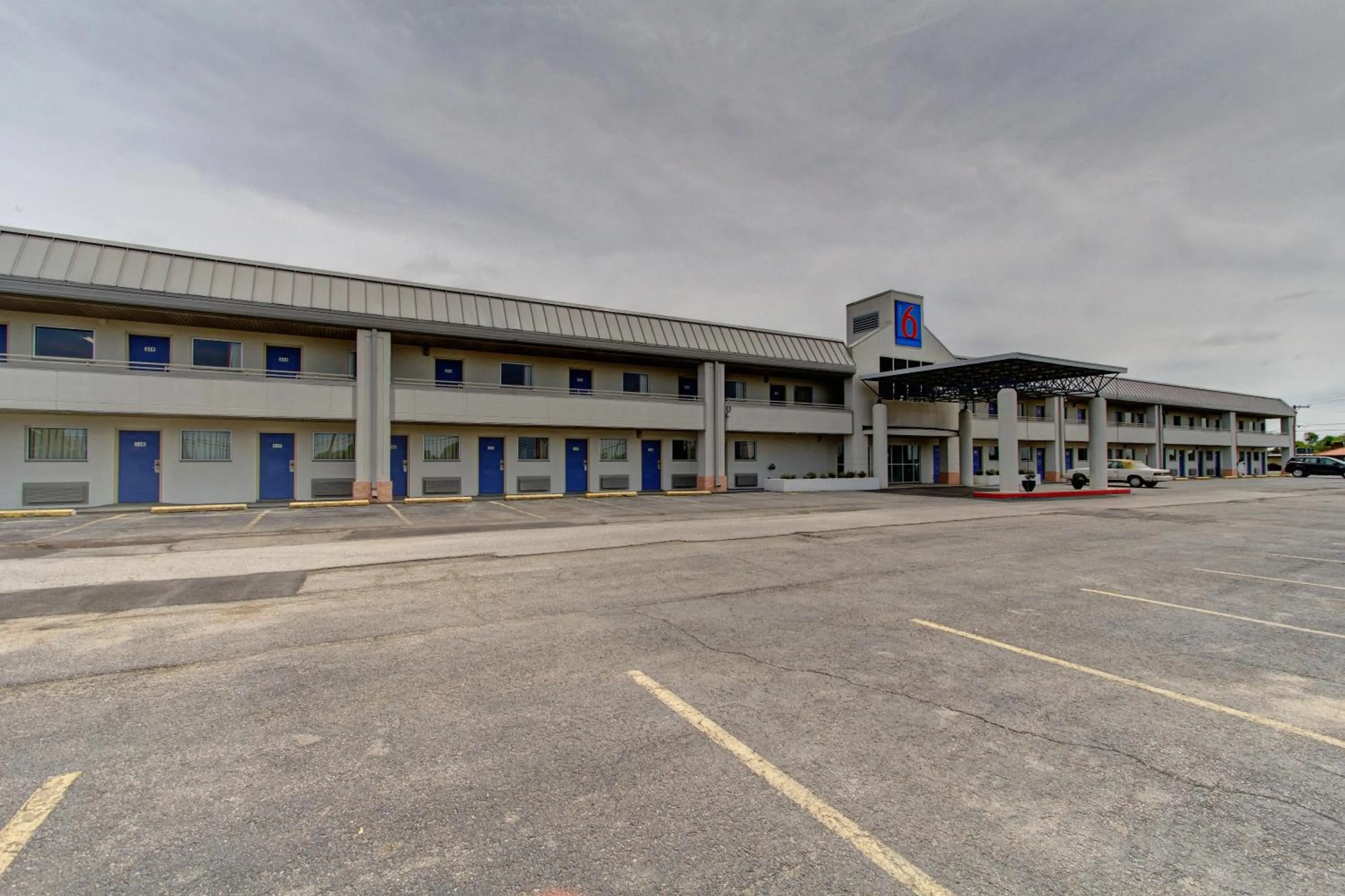 Property building in Motel 6-North Ridgeville, OH - Cleveland Intl Airport - N Ridgeville