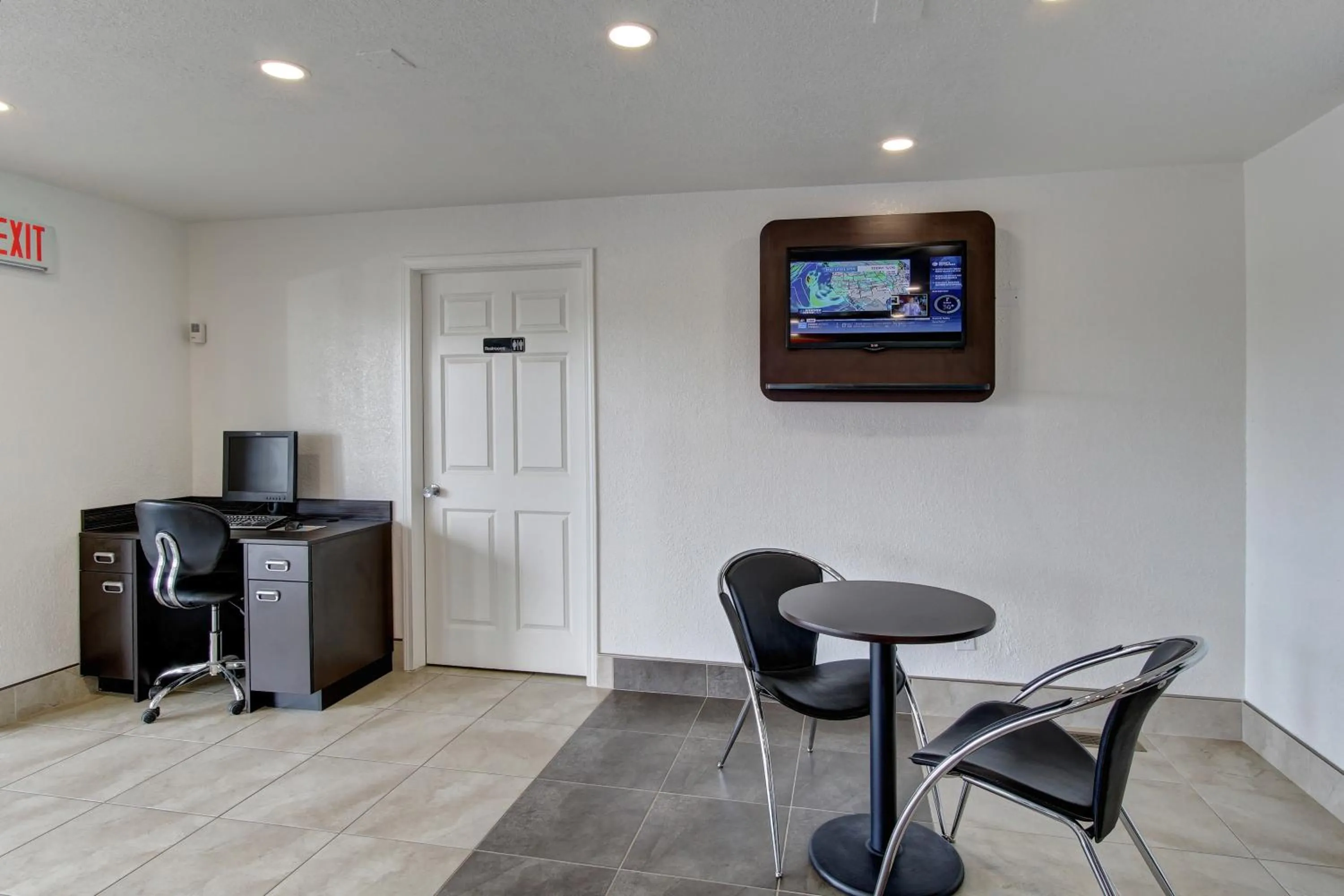 Lounge or bar in Motel 6-North Ridgeville, OH - Cleveland Intl Airport - N Ridgeville