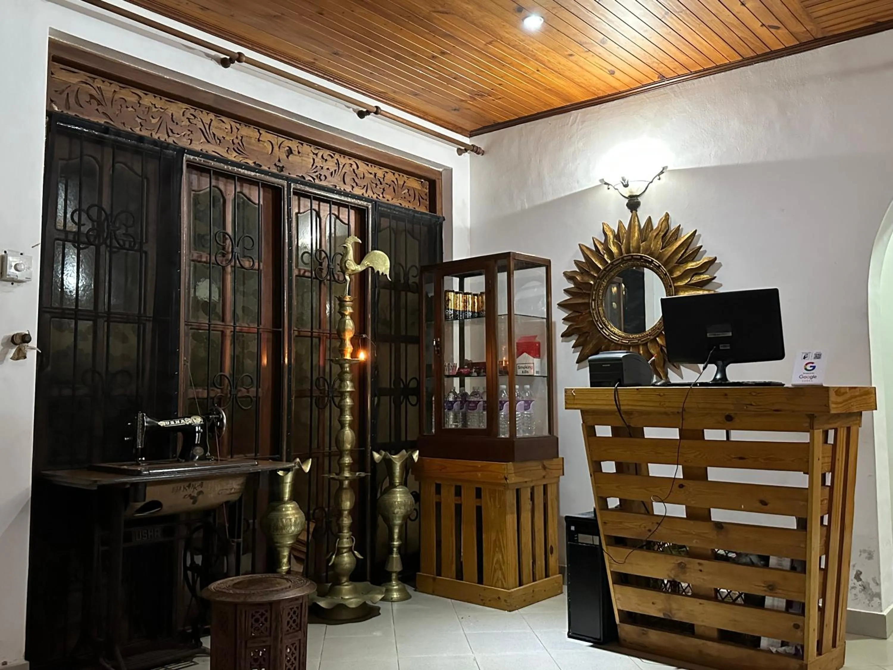 Library in Sky Hostel Negombo
