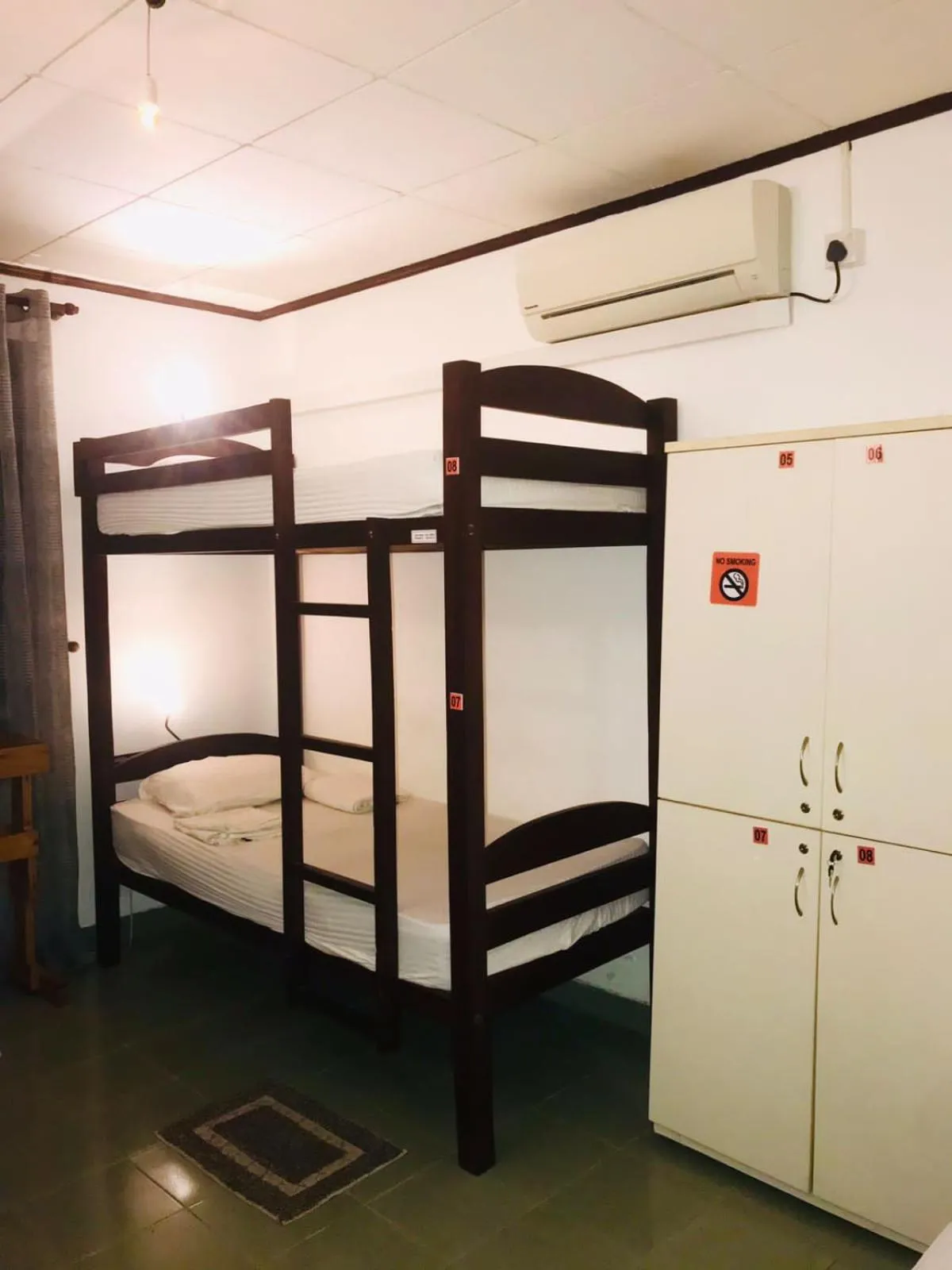 Bedroom, Bed in Sky Hostel Negombo