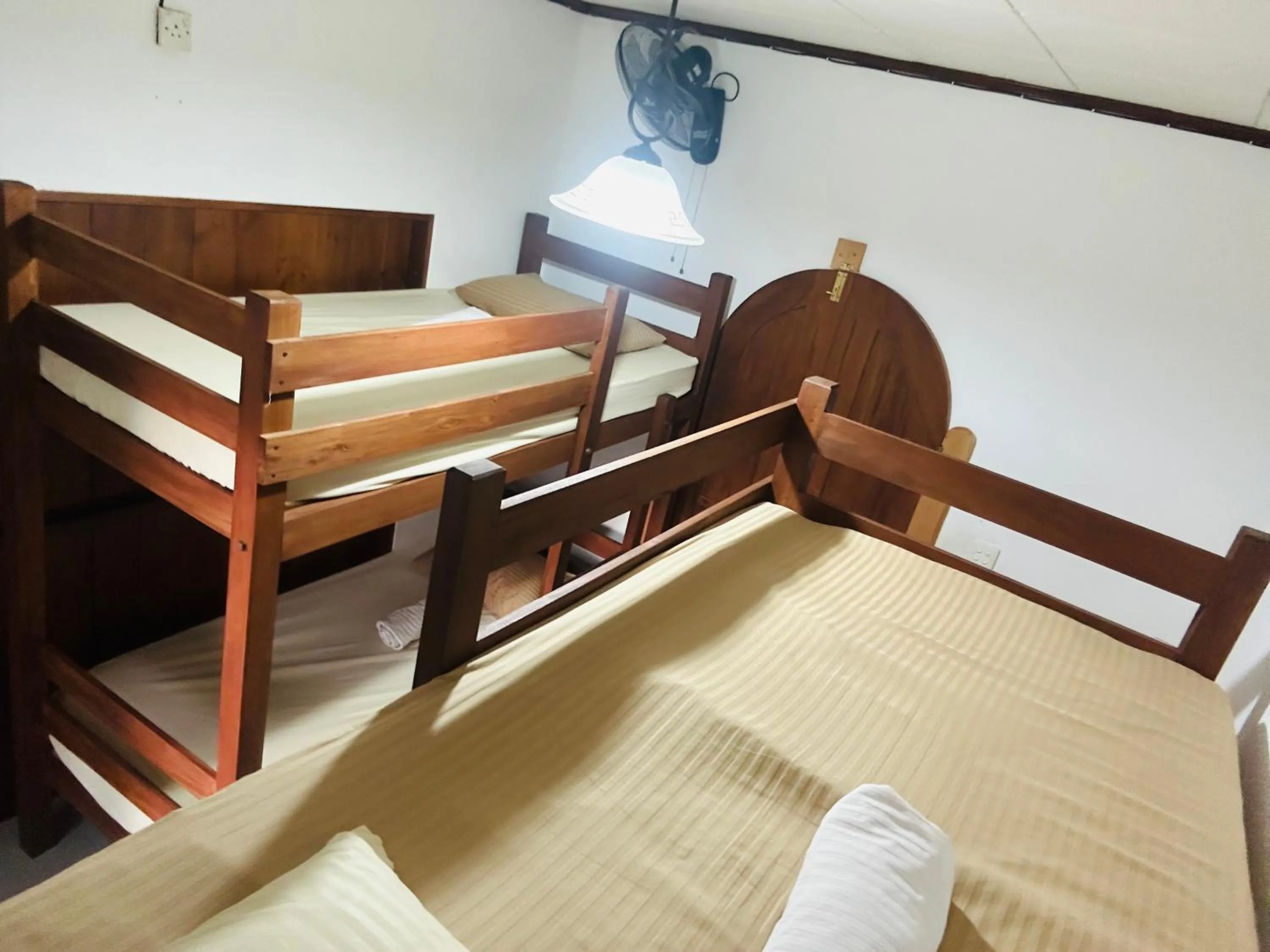 Bed in Sky Hostel Negombo