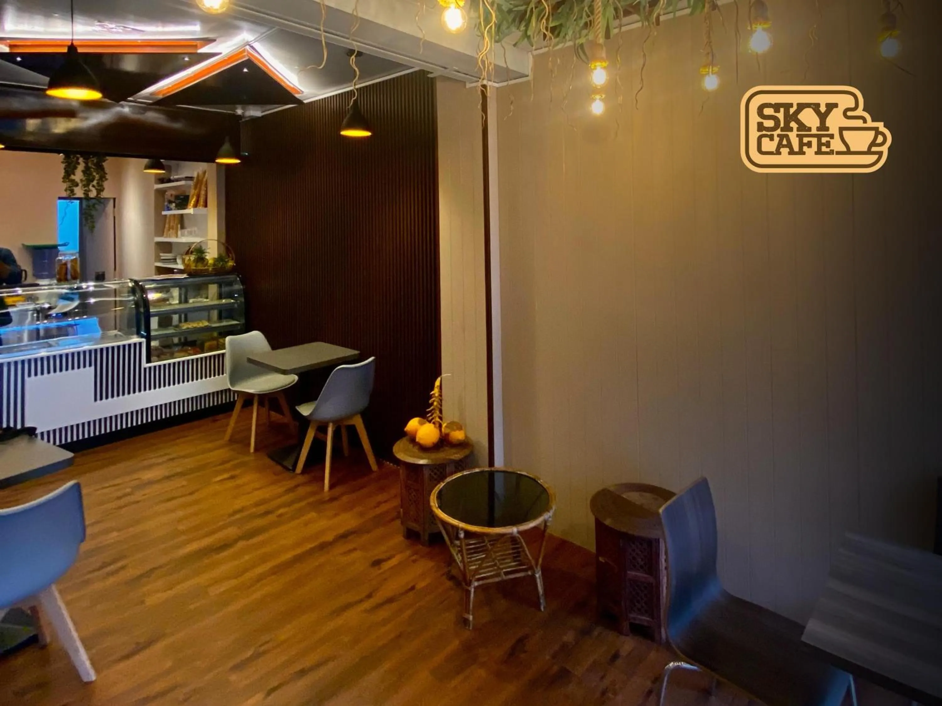 Restaurant/places to eat in Sky Hostel Negombo