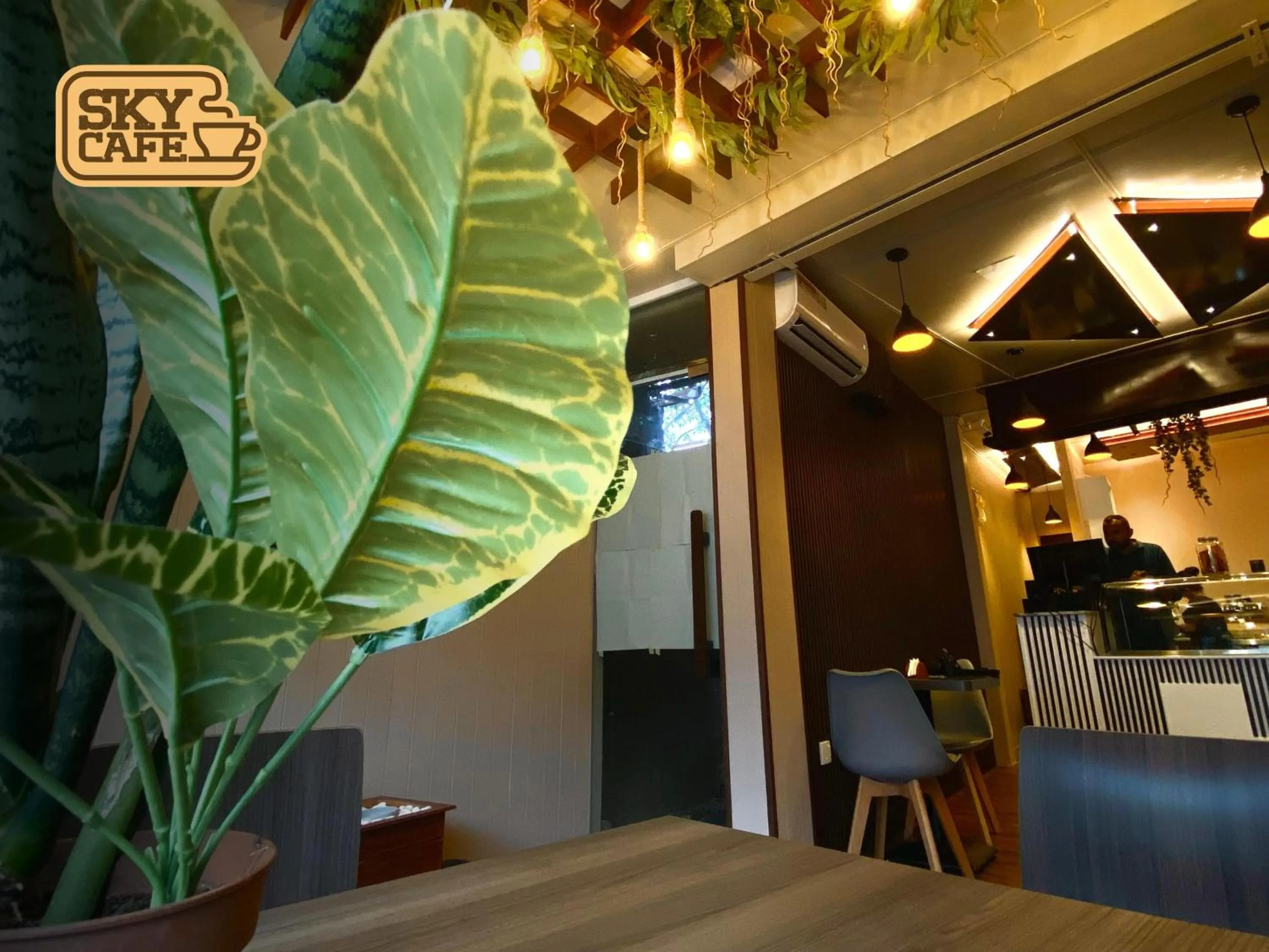 Restaurant/places to eat in Sky Hostel Negombo