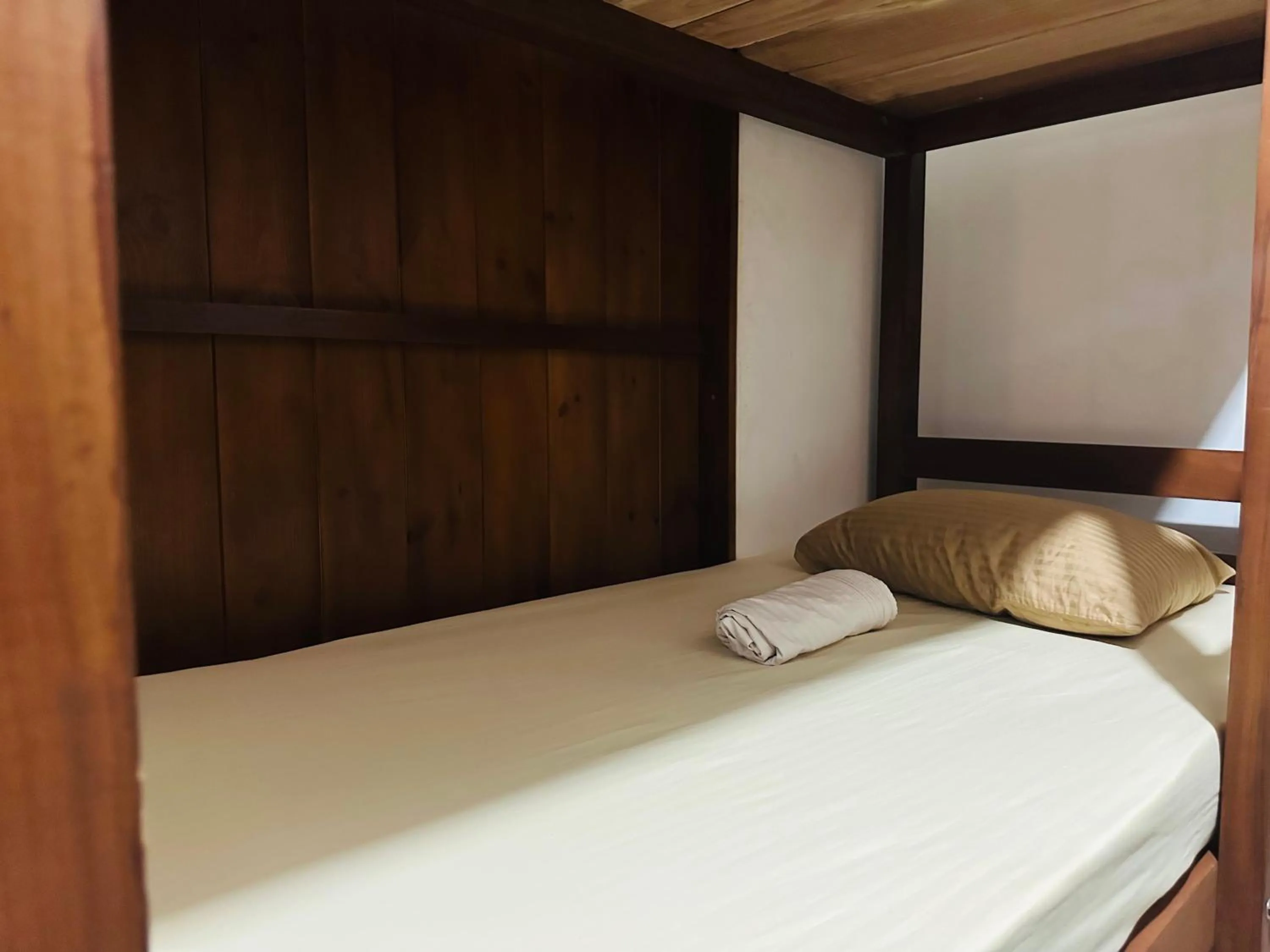 Bed in Sky Hostel Negombo