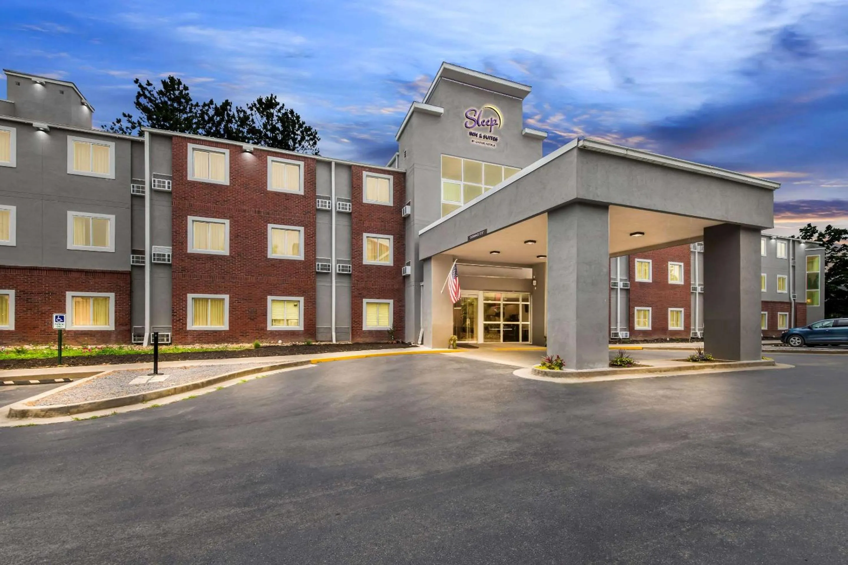 Property building in Sleep Inn & Suites Pigeon Forge Downtown