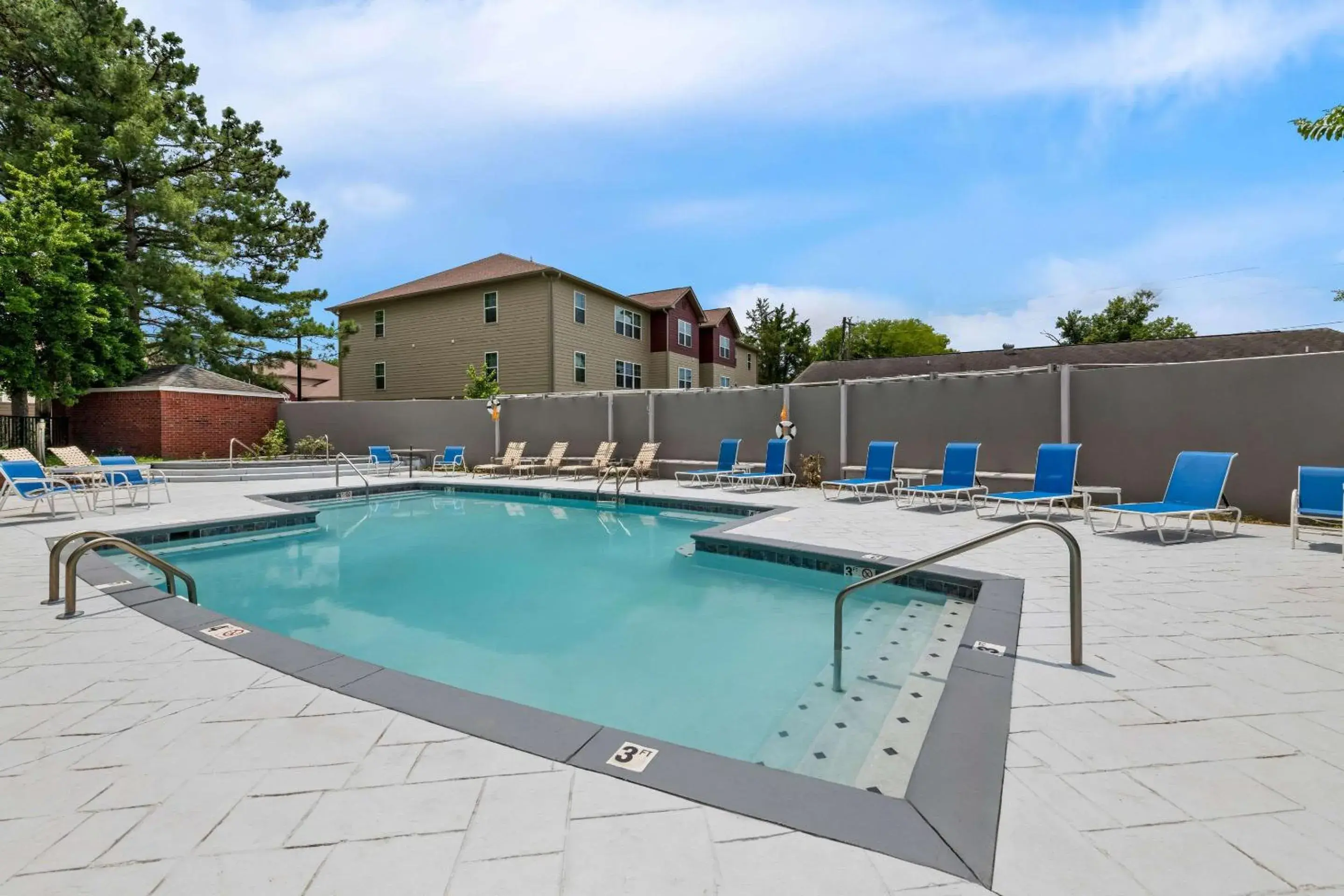 Swimming pool in Sleep Inn & Suites Pigeon Forge Downtown Swimming pool in Sleep Inn & Suites Pigeon Forge Downtown