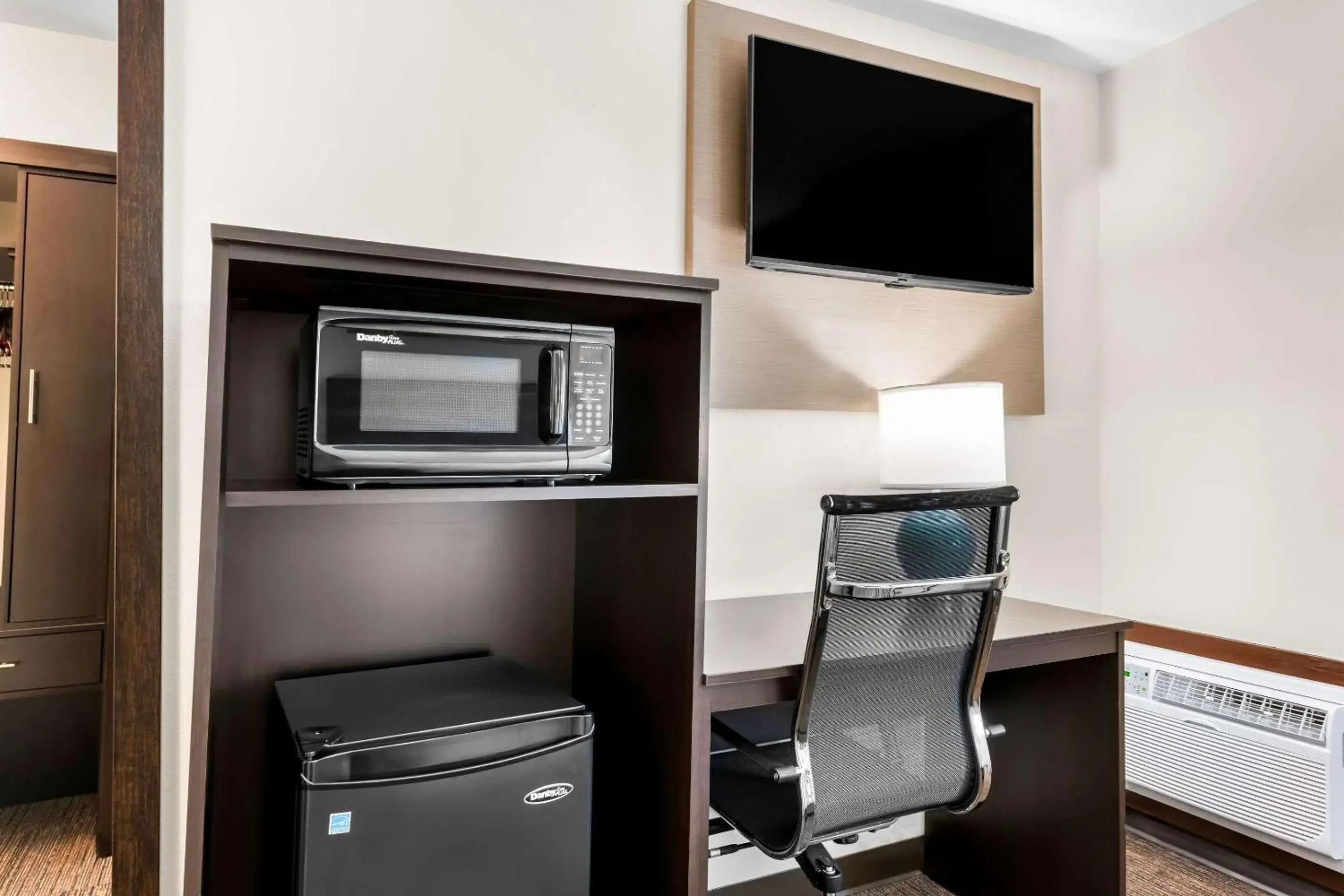 Queen Suite with Two Queen Beds - Non-Smoking in Rodeway Inn Queen Suite with Two Queen Beds - Non-Smoking in Rodeway Inn