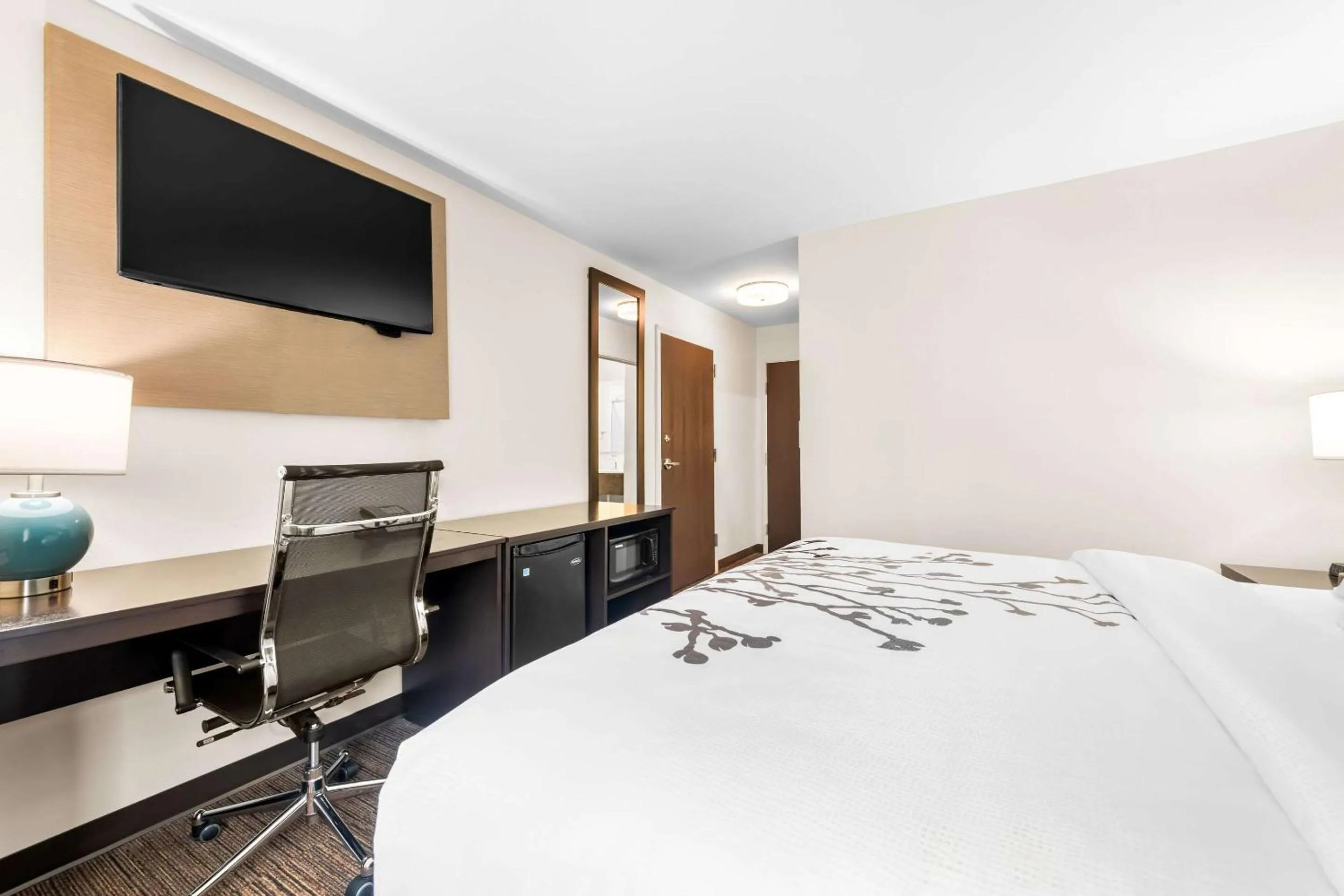 Bedroom, Bed in Sleep Inn & Suites Pigeon Forge Downtown