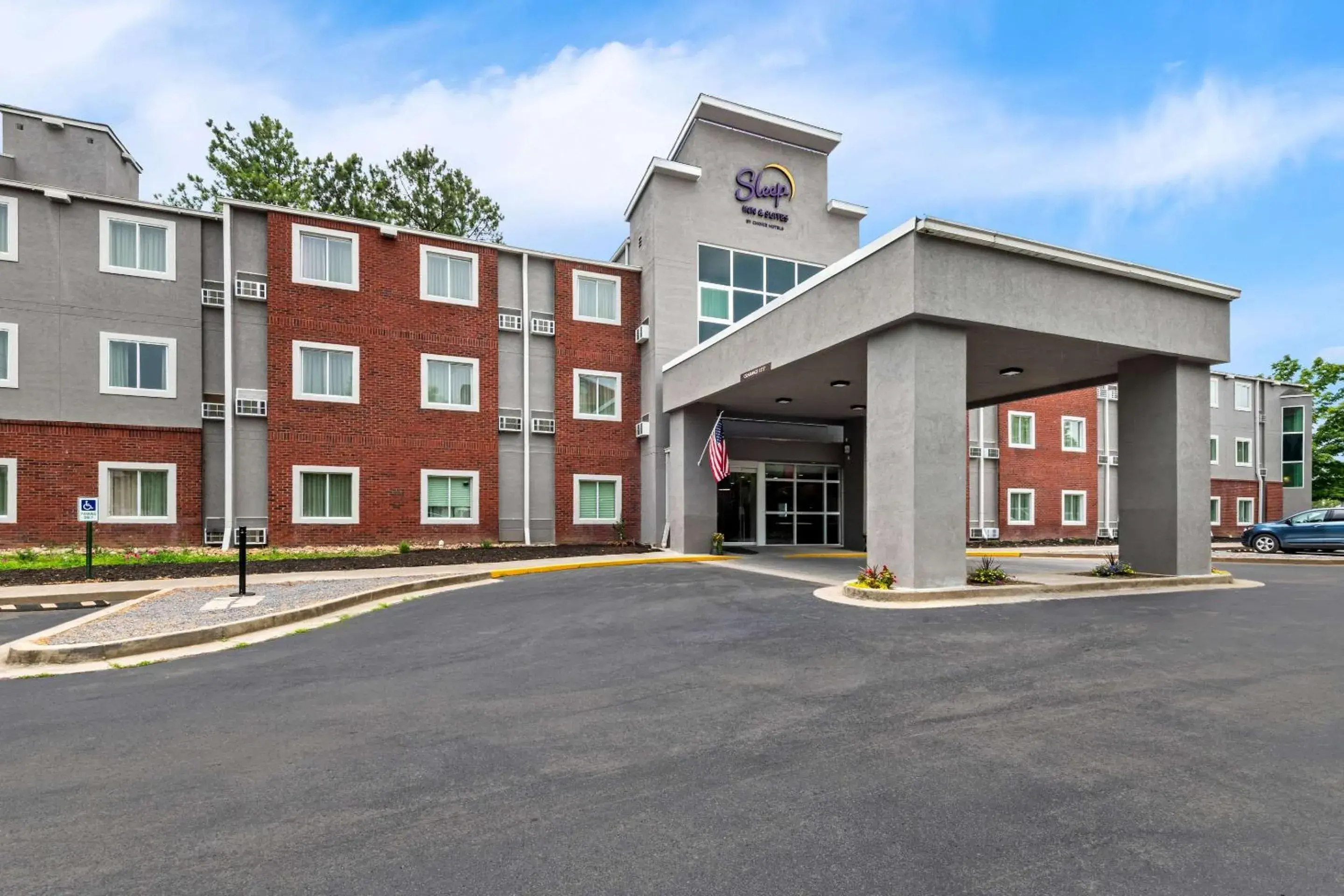 Property building in Sleep Inn & Suites Pigeon Forge Downtown Property building in Sleep Inn & Suites Pigeon Forge Downtown