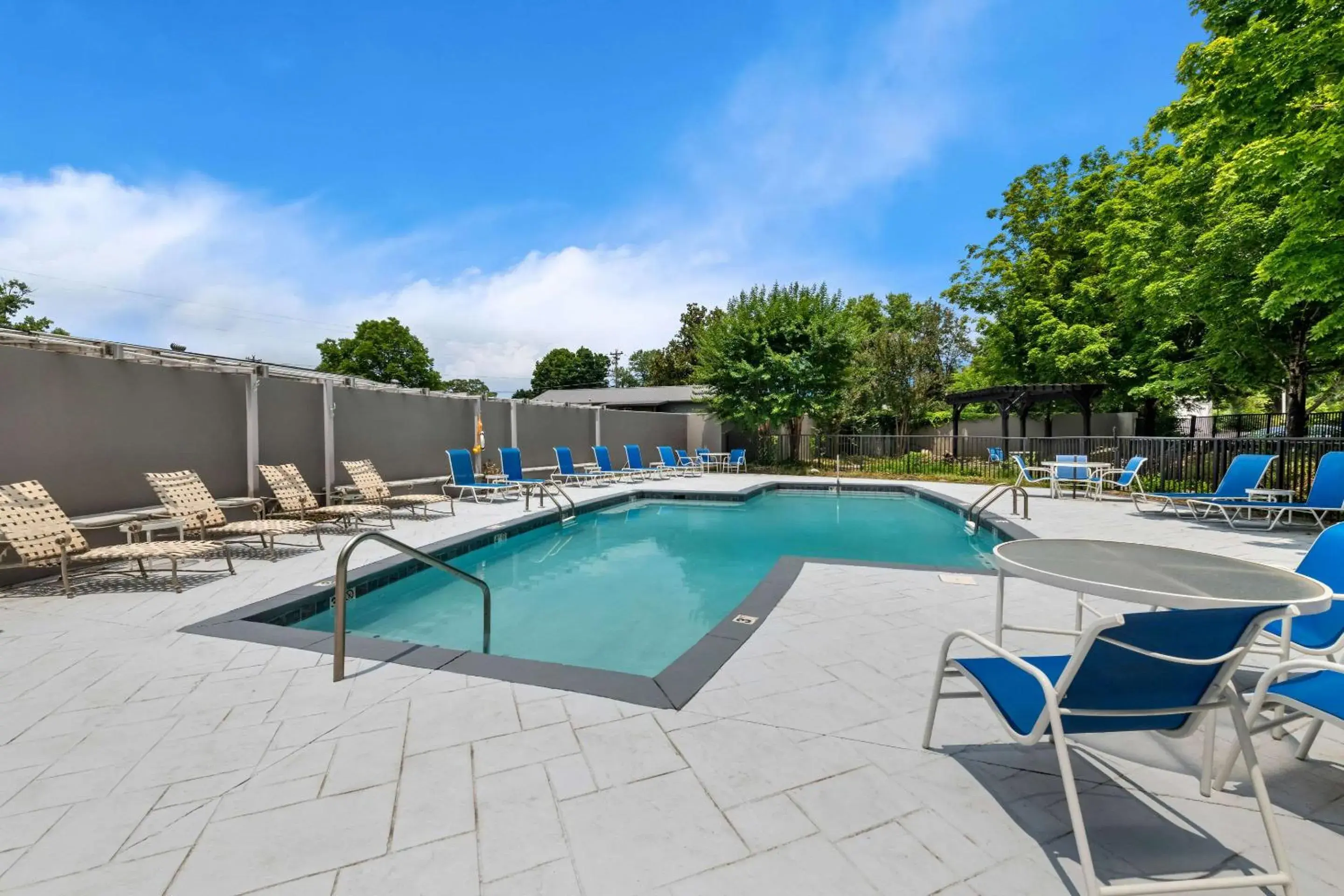 Swimming pool in Sleep Inn & Suites Pigeon Forge Downtown Swimming pool in Sleep Inn & Suites Pigeon Forge Downtown