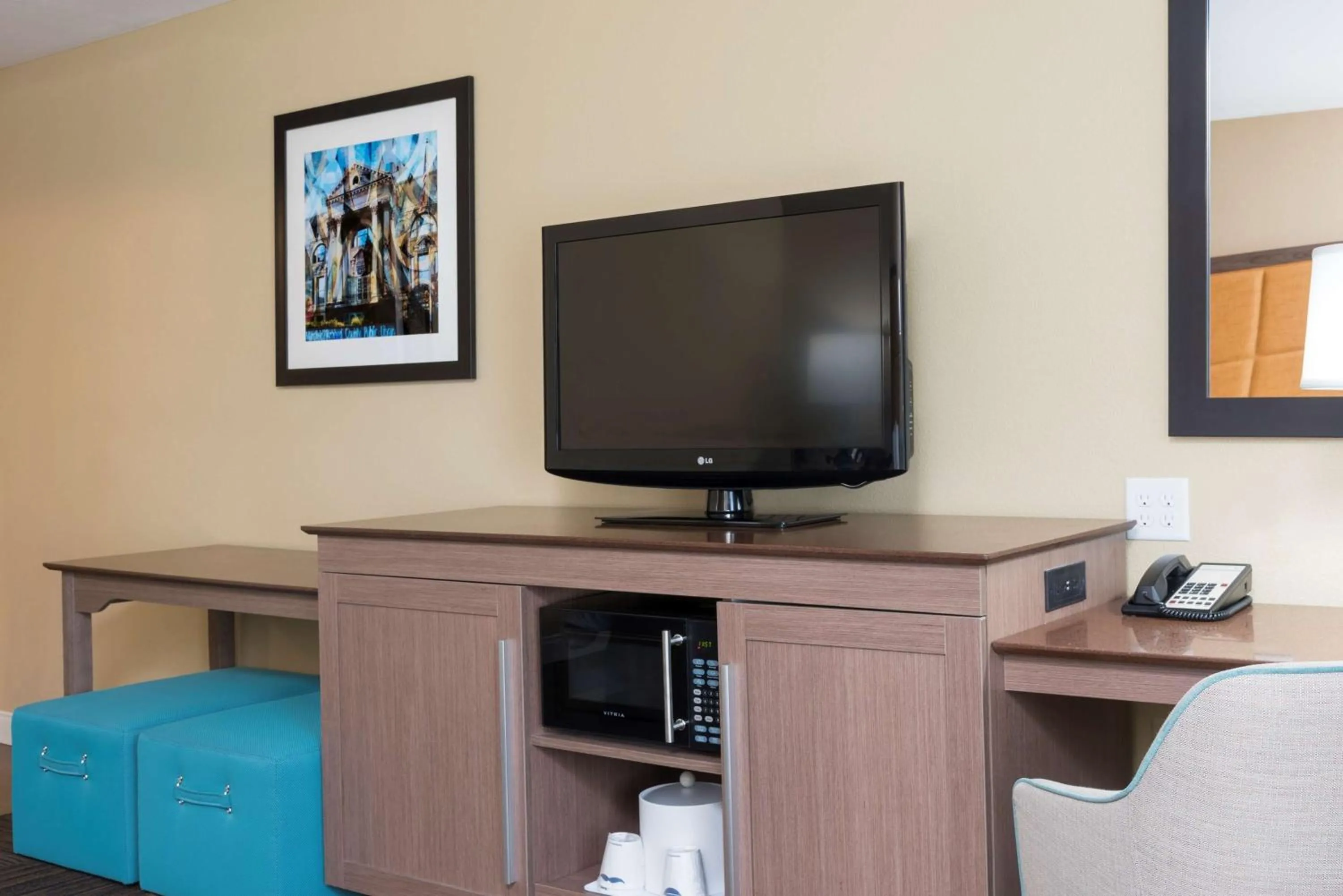 Bedroom in Hampton Inn & Suites Fremont