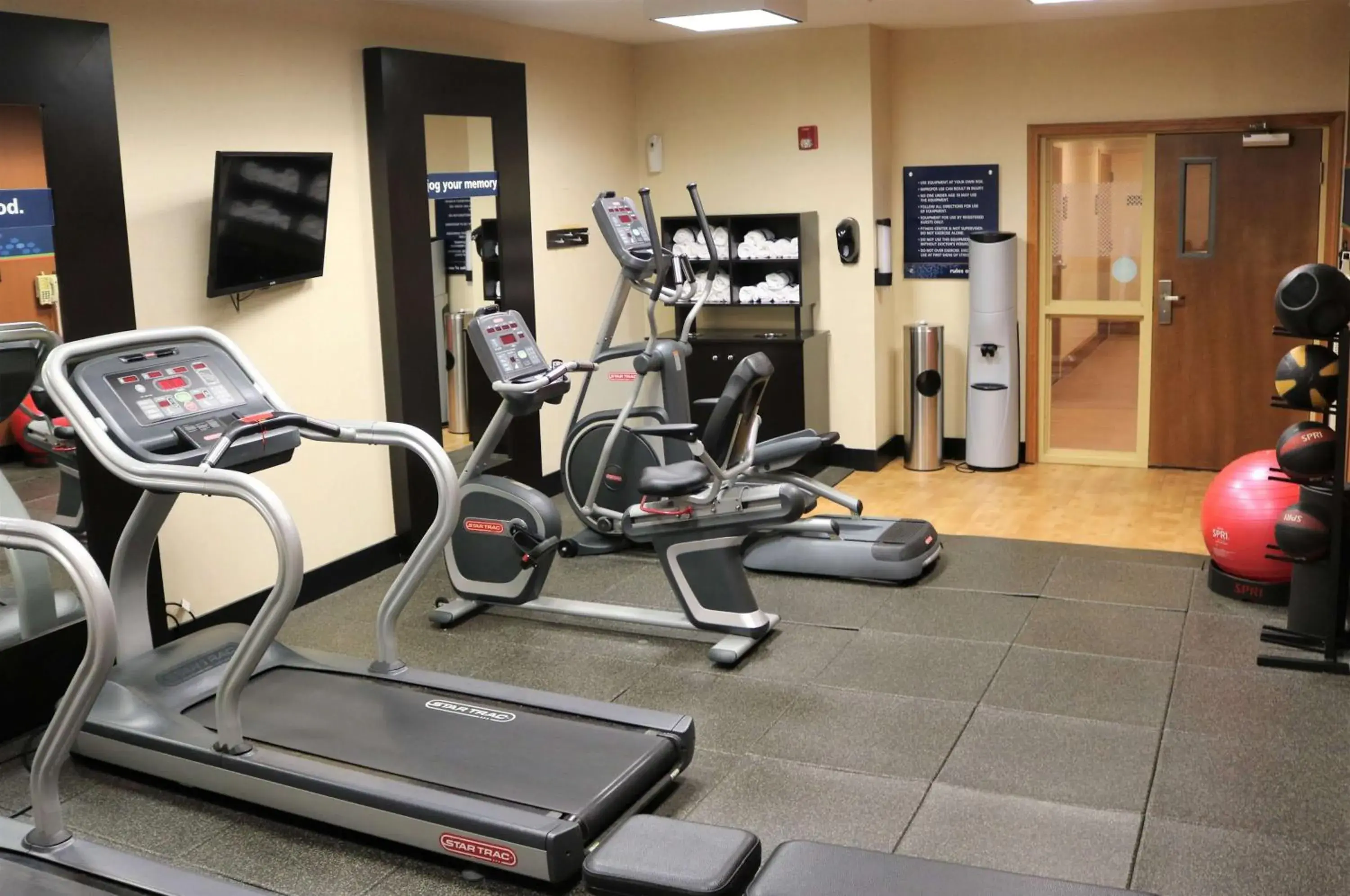 Fitness centre/facilities in Hampton Inn & Suites Fremont Fitness centre/facilities in Hampton Inn & Suites Fremont