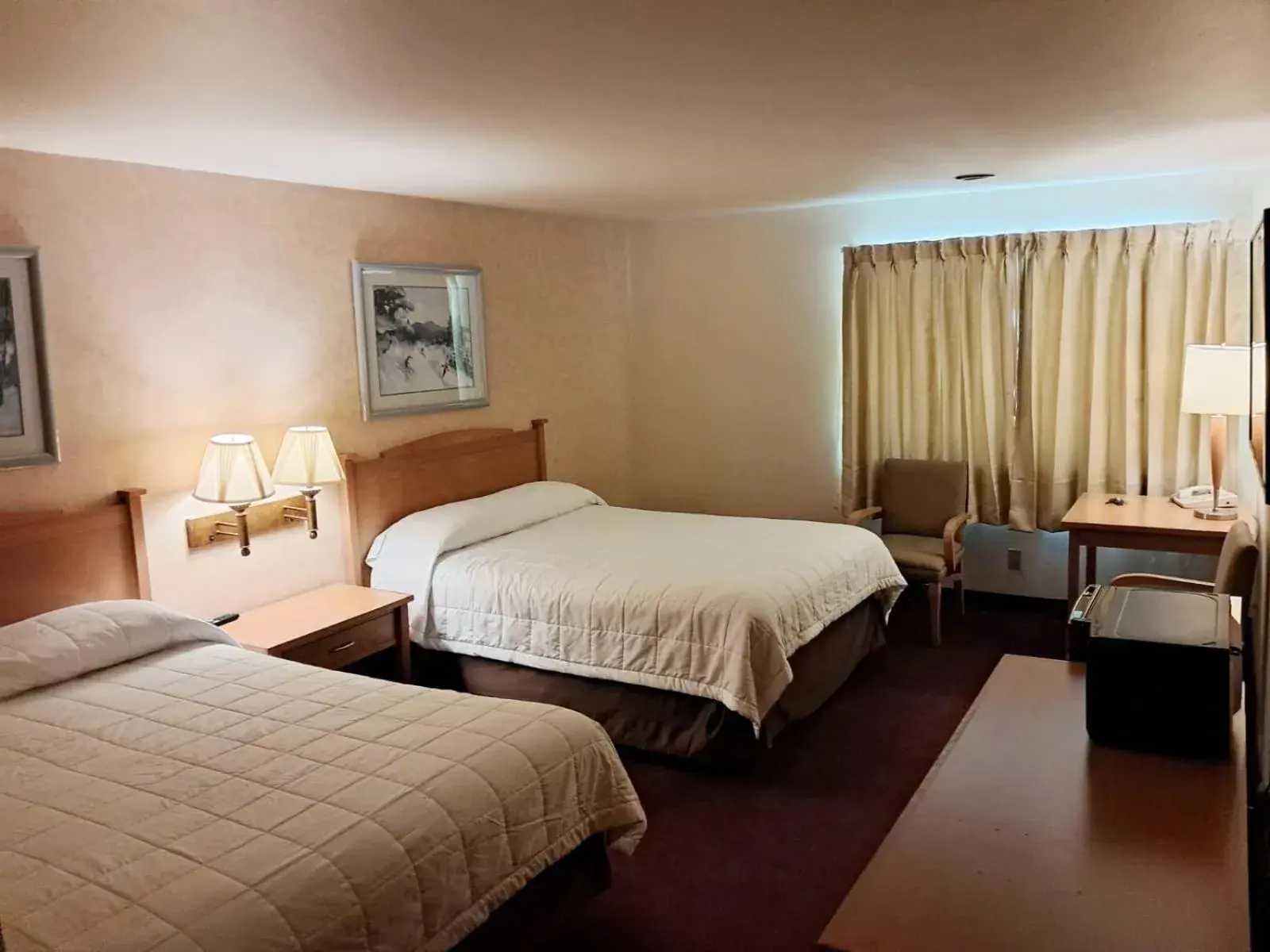 Bedroom, Bed in The Summit Inn Bedroom, Bed in The Summit Inn